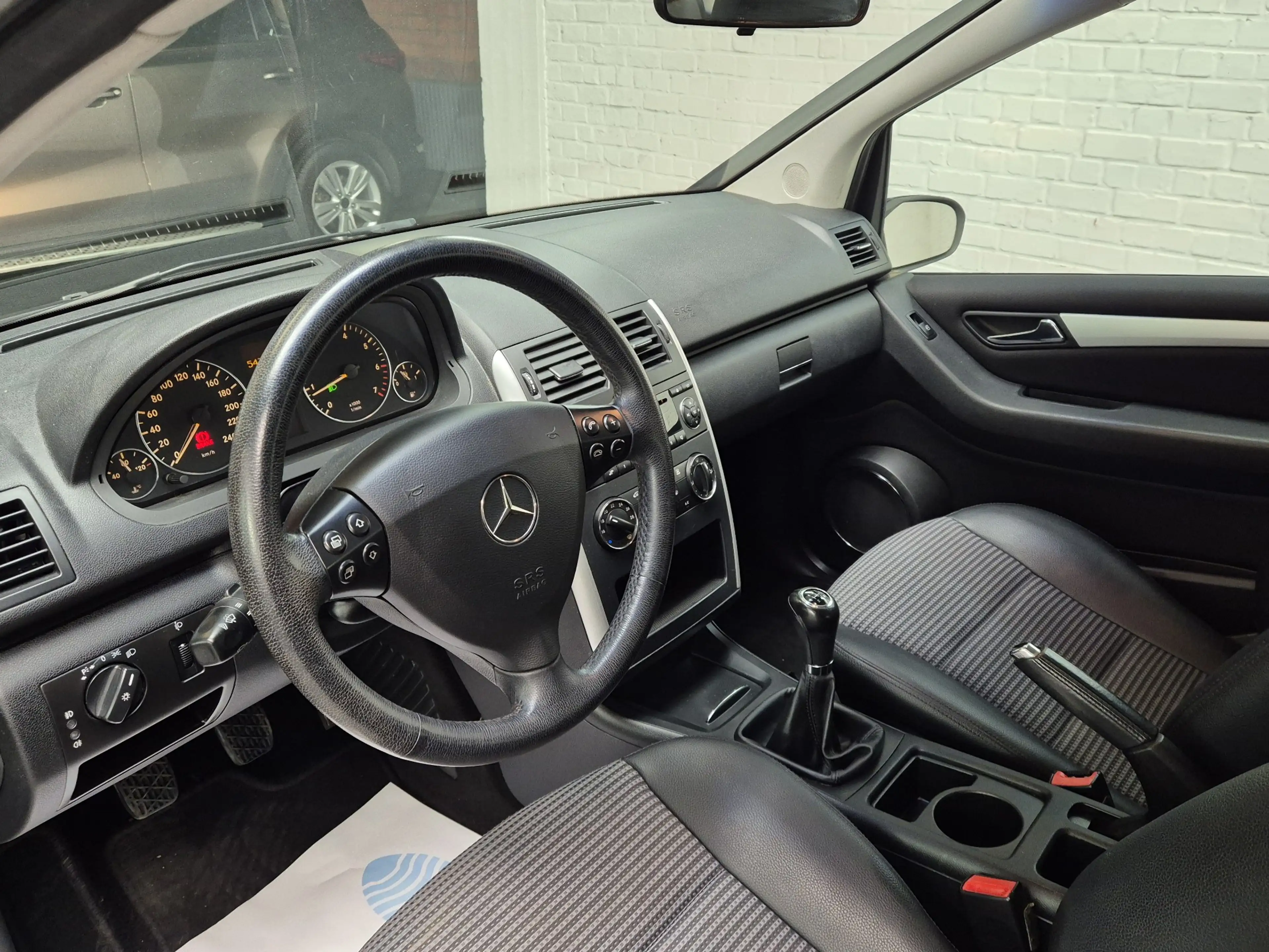 Mercedes-Benz A 150 A 150 Avantgarde - Très bel état ! - Carnet comple — photo 9