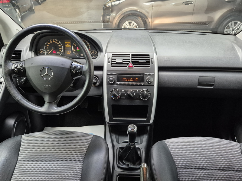 Mercedes-Benz A 150 A 150 Avantgarde - Très bel état ! - Carnet comple — photo 10