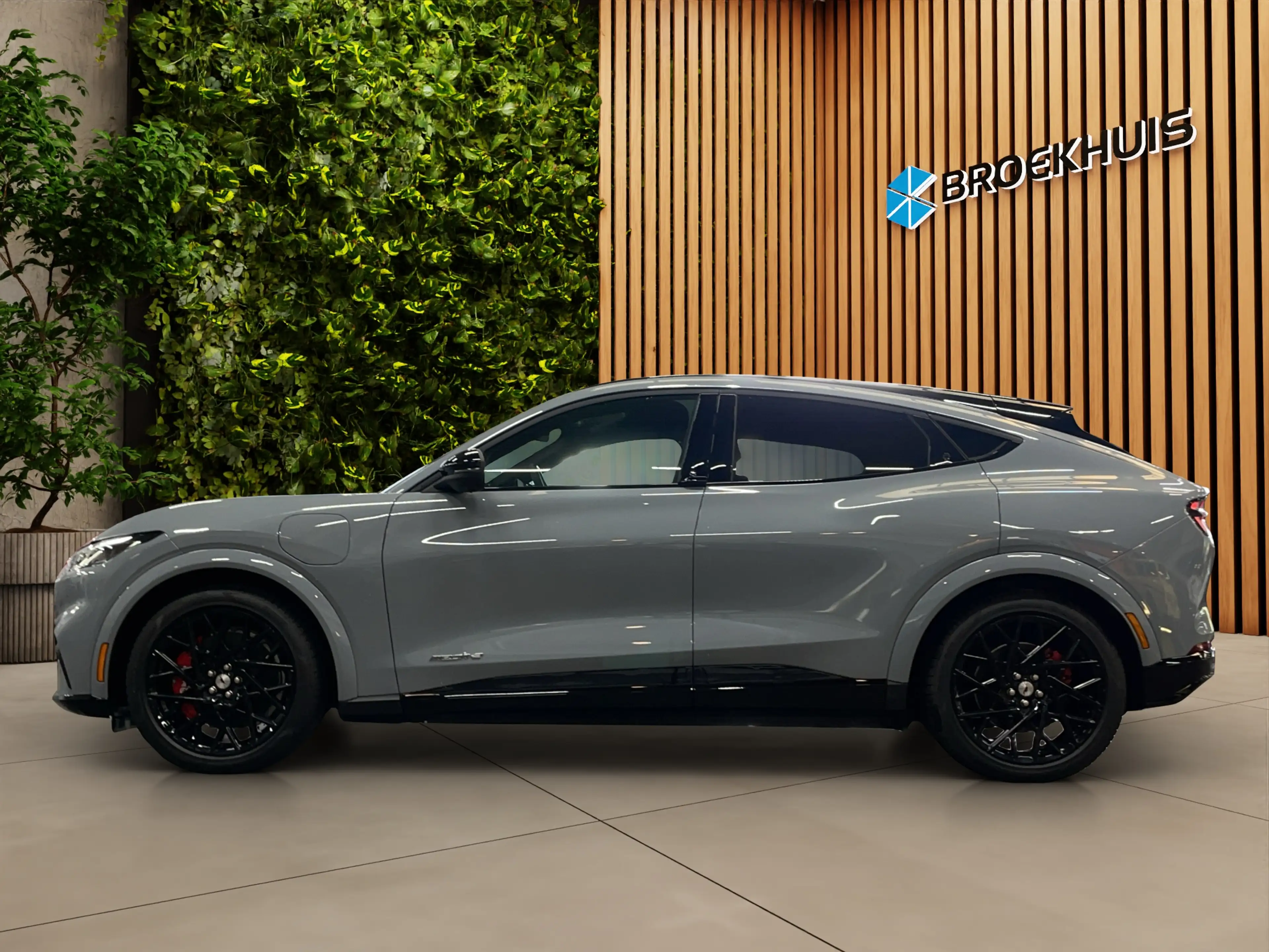 Ford Mustang Mach-E Extended Premium RWD 88 kWh | UNIEK! | Hoogglans z — photo 3