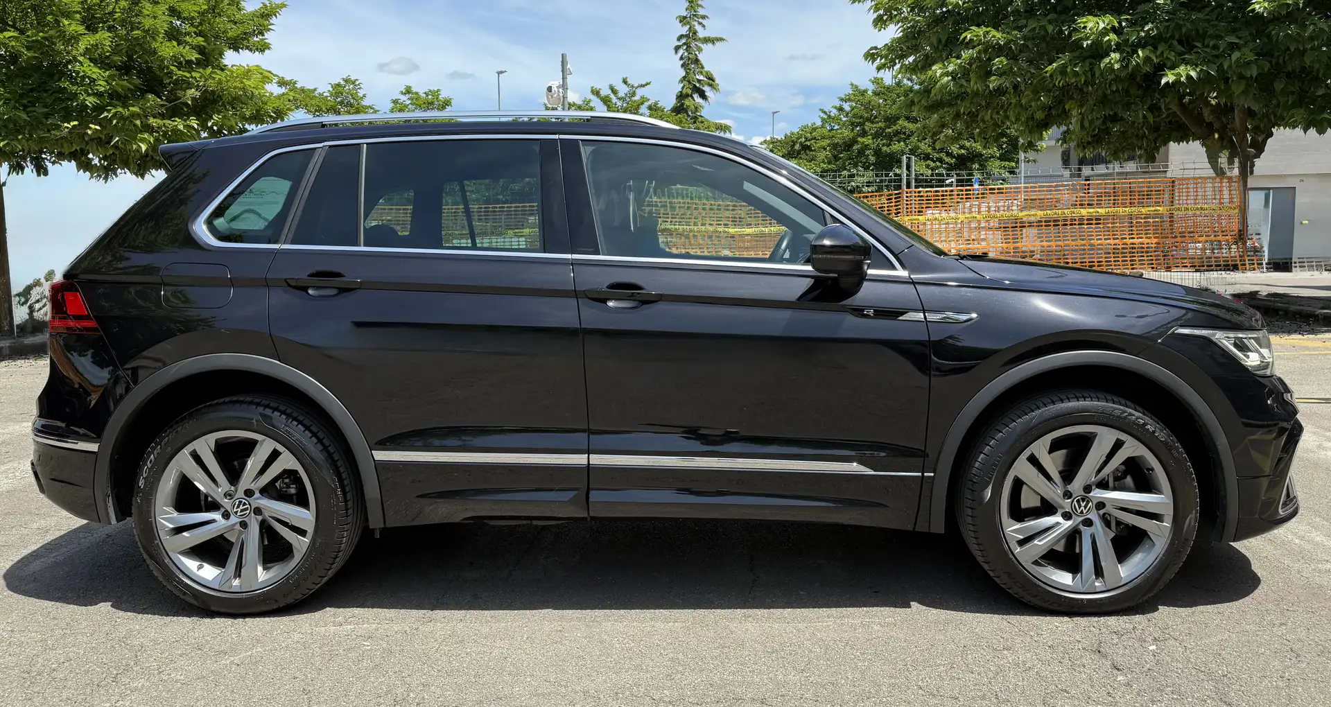 Volkswagen Tiguan 2.0 Tdi R Line 4motion 200 CV dsg FARI IQ Noir - 2