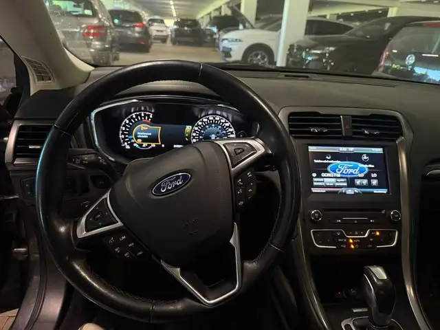 Ford Mondeo view 8