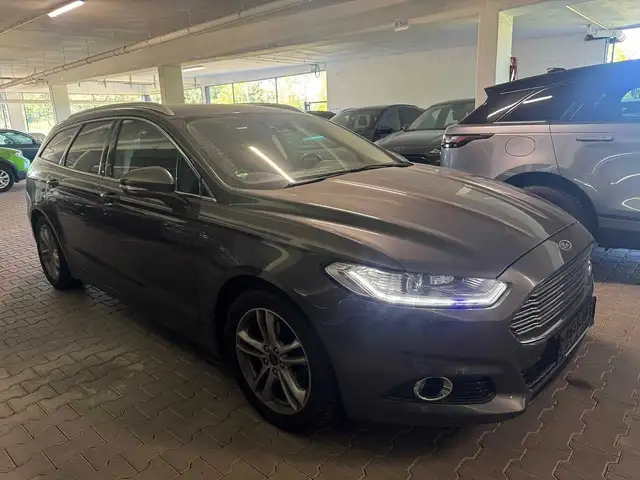 Ford Mondeo view 2