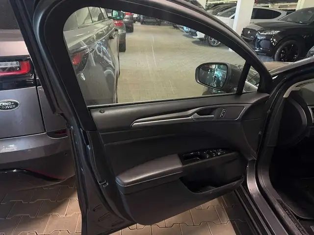 Ford Mondeo view 6