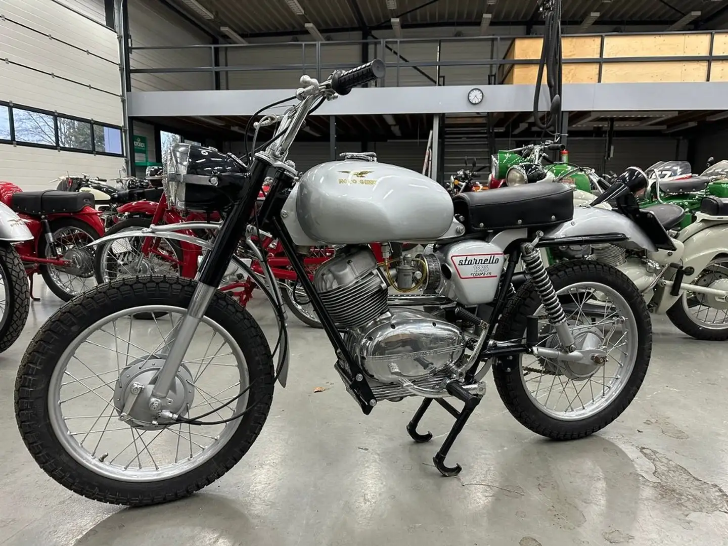 Moto Guzzi Stornello 125 SCRAMBLER - 2