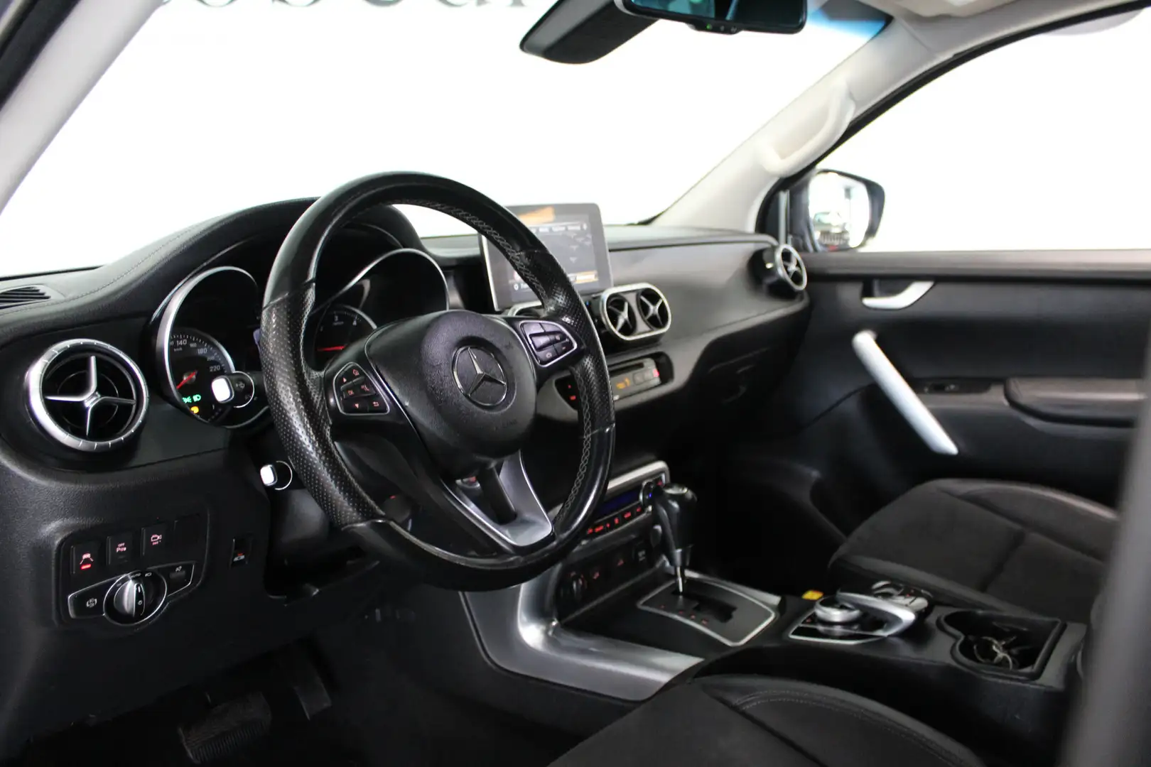 Mercedes-Benz X 250 d 4-MATIC Power | Comand | 360 Camera | Trekhaak | Grijs - 2