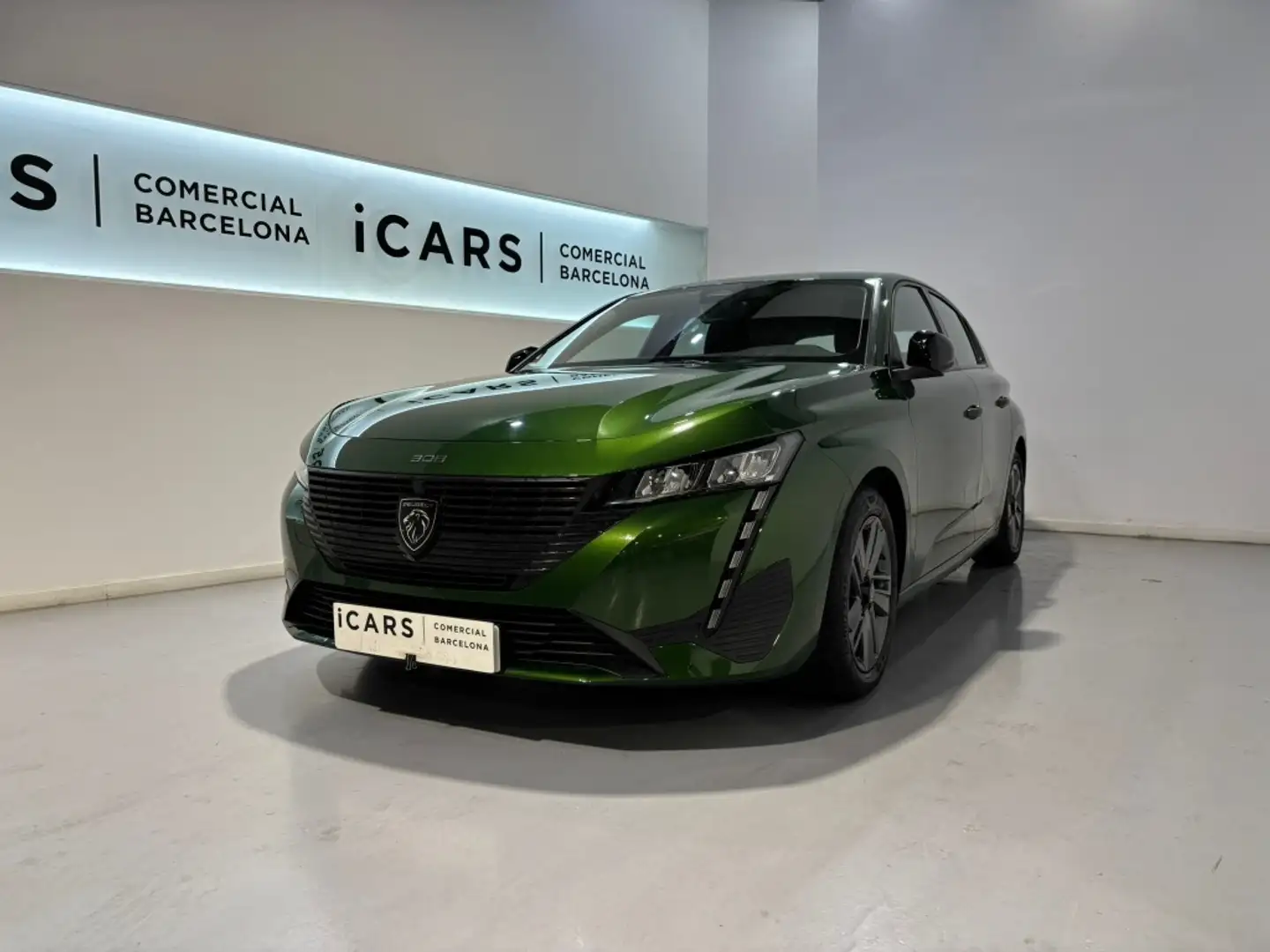 Peugeot 308 1.2 PureTech S&S Active Pack 130 Verde - 1