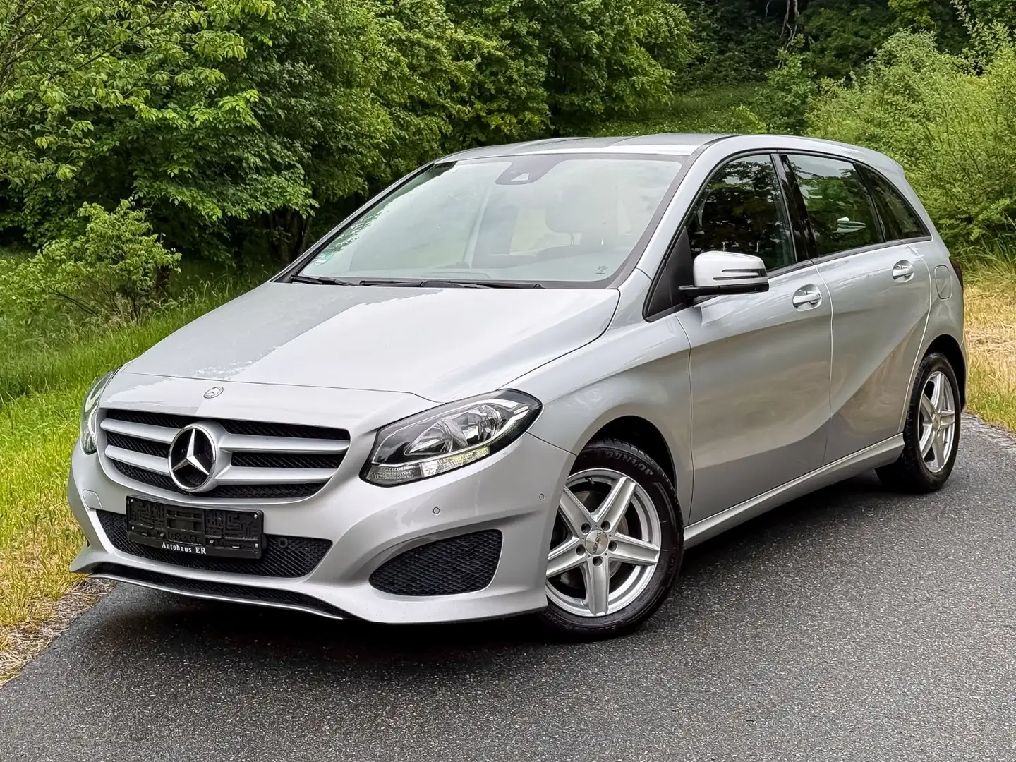 Mercedes-Benz B 200 CDI PDC|SHZ|NAVI|TEMPO|EURO 6|1.HAND Plateado - 1
