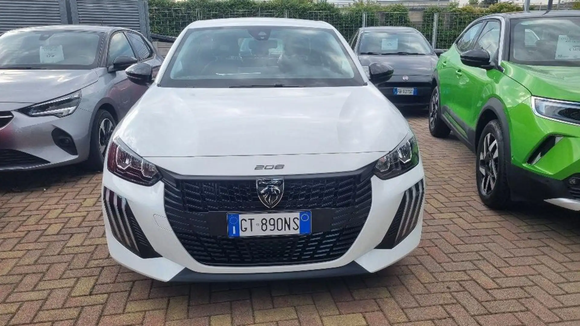 Peugeot 208 PureTech 100 Stop&Start 5 porte Active Bianco - 1
