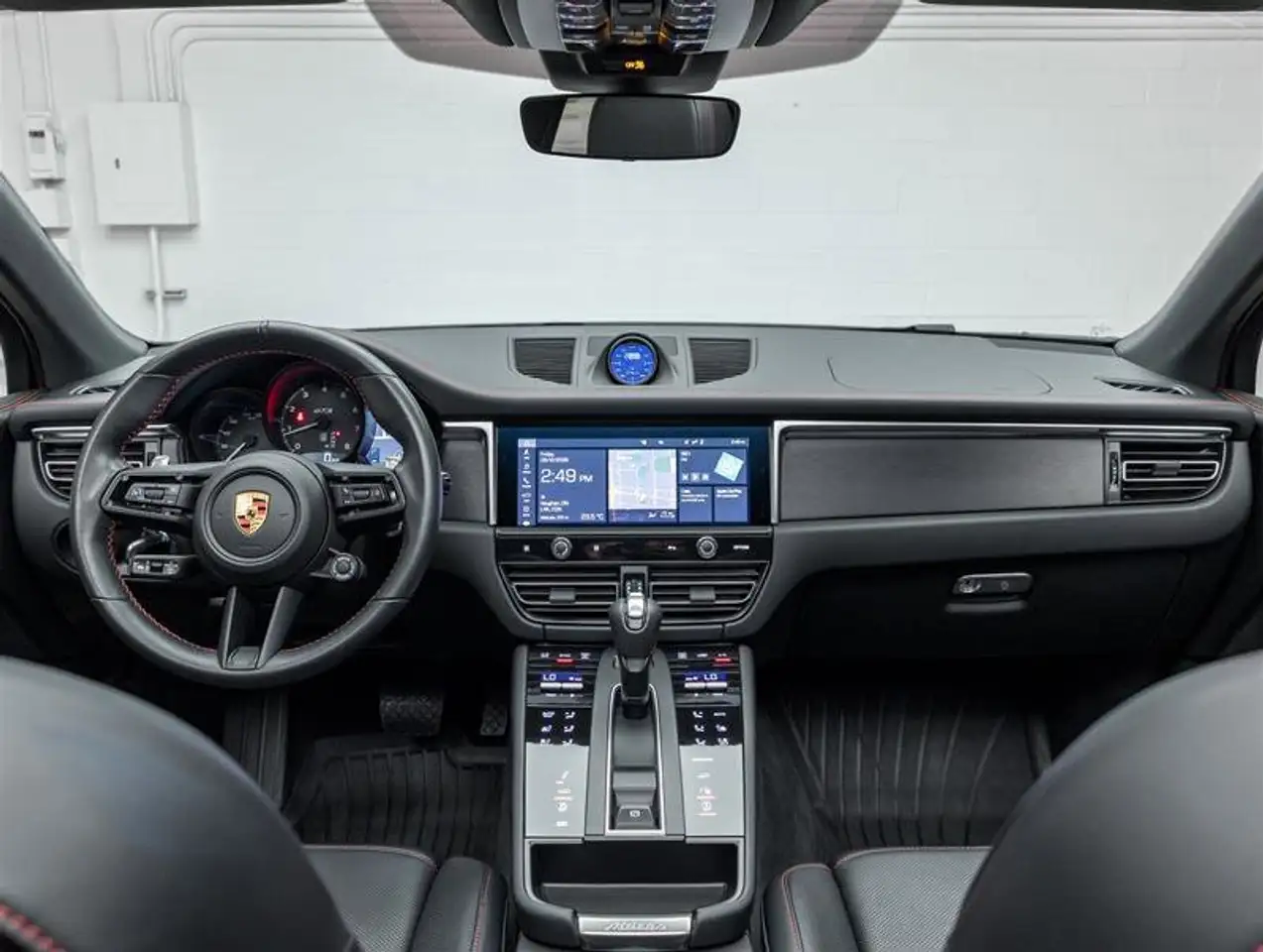 Porsche Macan photo Porsche Macan