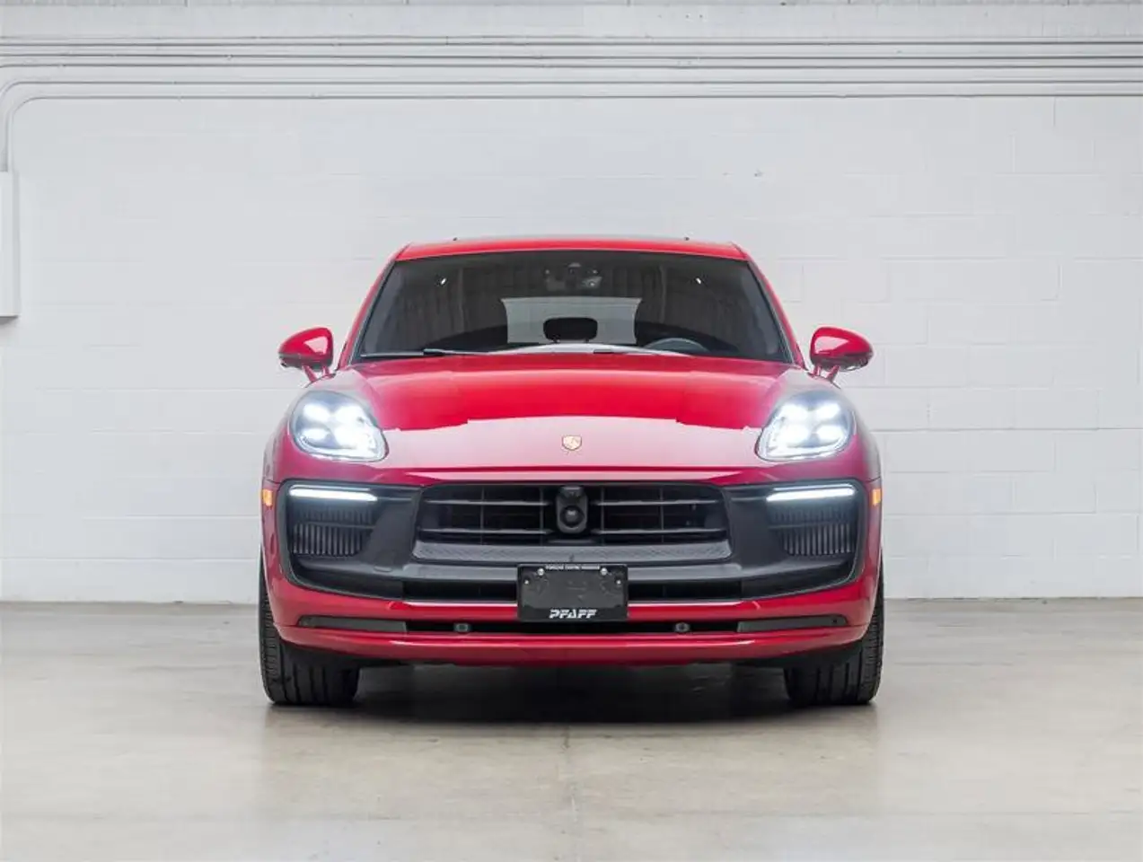 Porsche Macan photo Porsche Macan