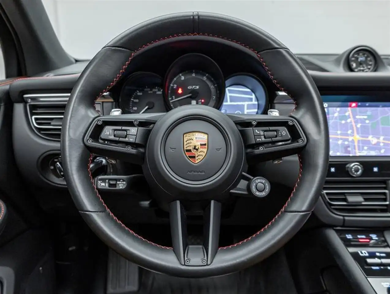Porsche Macan photo Porsche Macan
