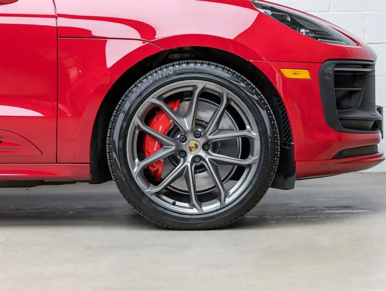 Porsche Macan photo Porsche Macan