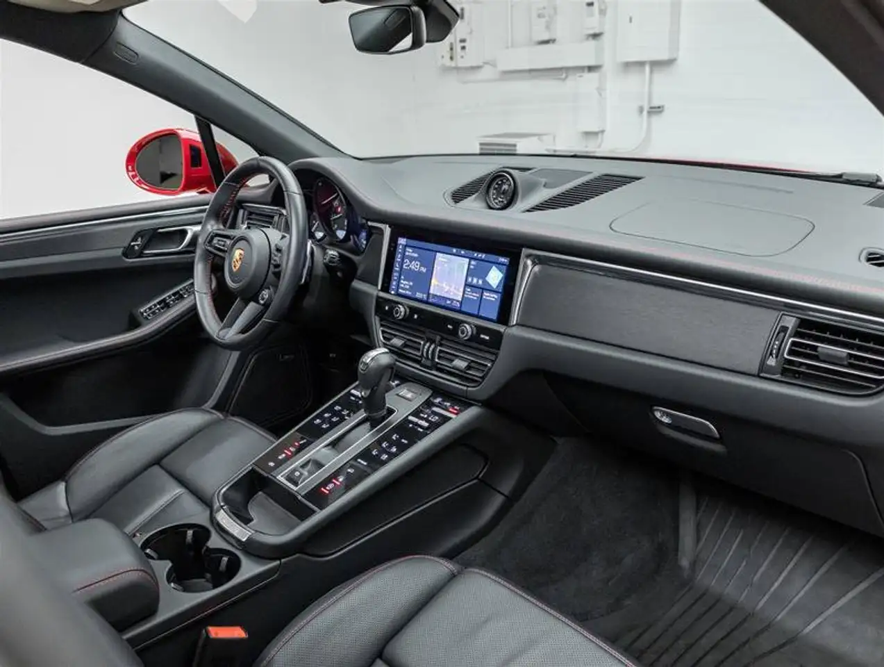 Porsche Macan photo Porsche Macan