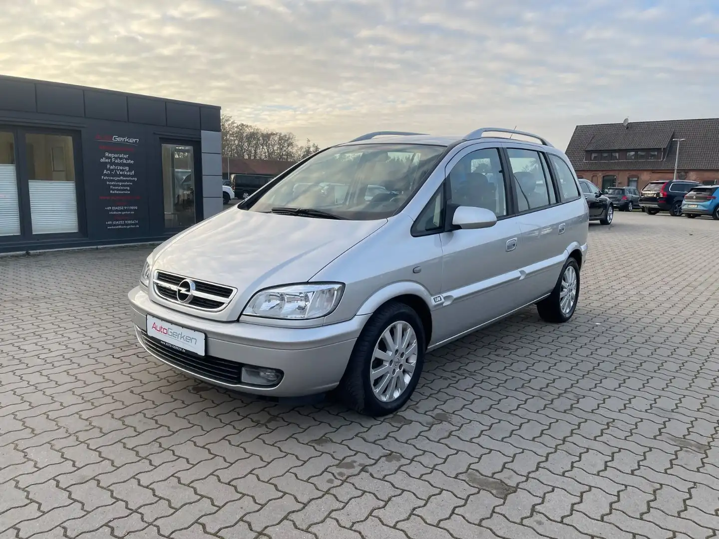 Opel Zafira A Njoy 1.8 Automatik Style-Paket 7-Sitzer Silber - 1