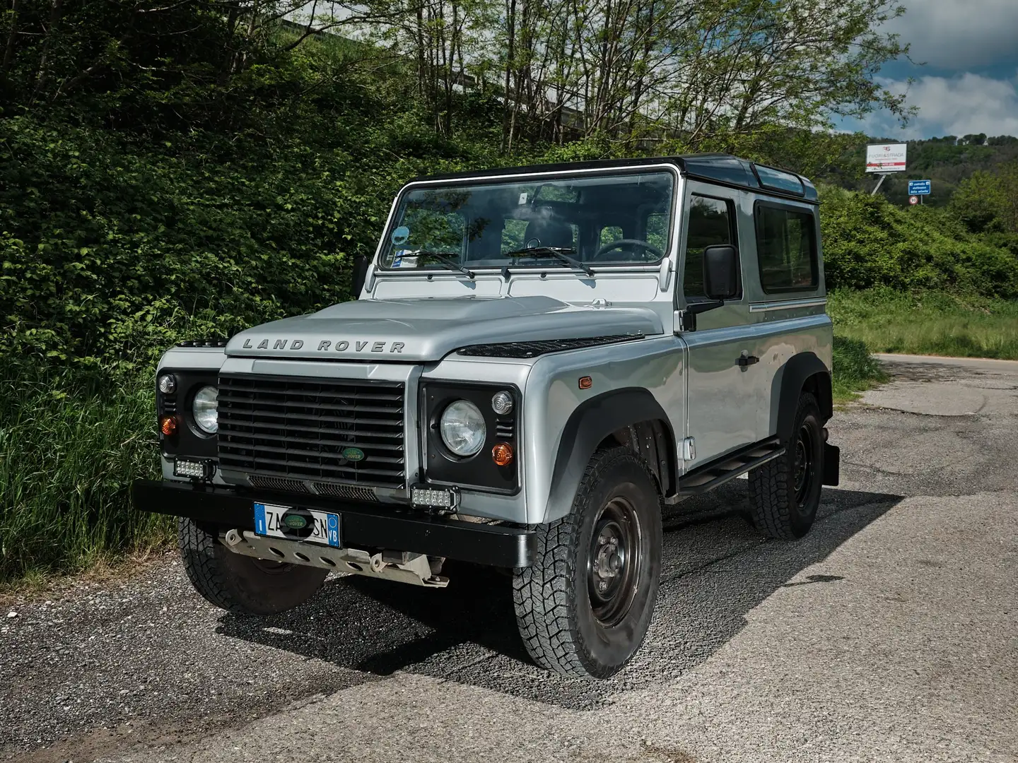 Land Rover Defender Defender VI 2007 90 90 2.4 td E SW Grigio - 1