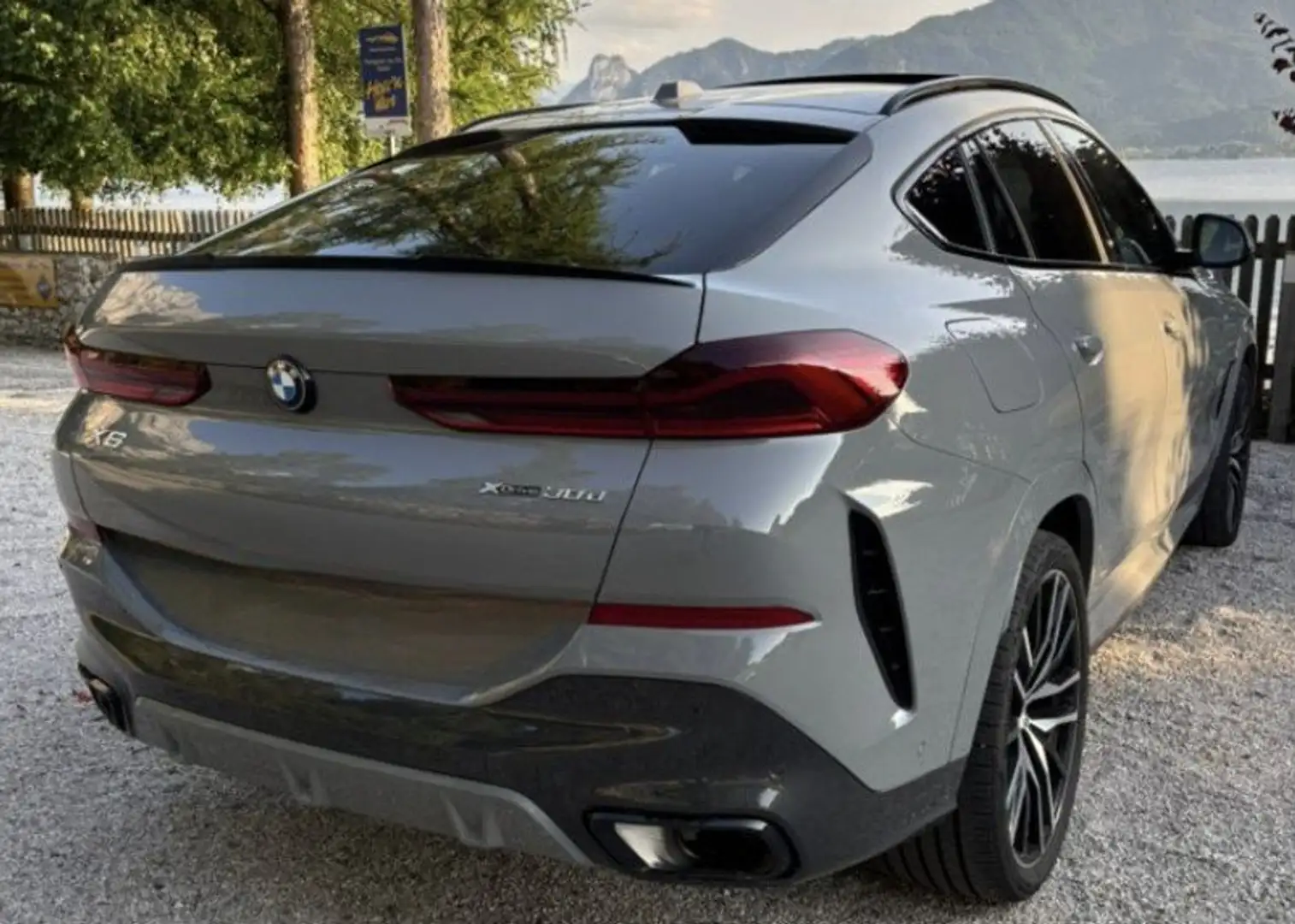 BMW X6 X6 xDrive30d M Sport Luftfederung/Panorama/22 Zoll Grau - 2