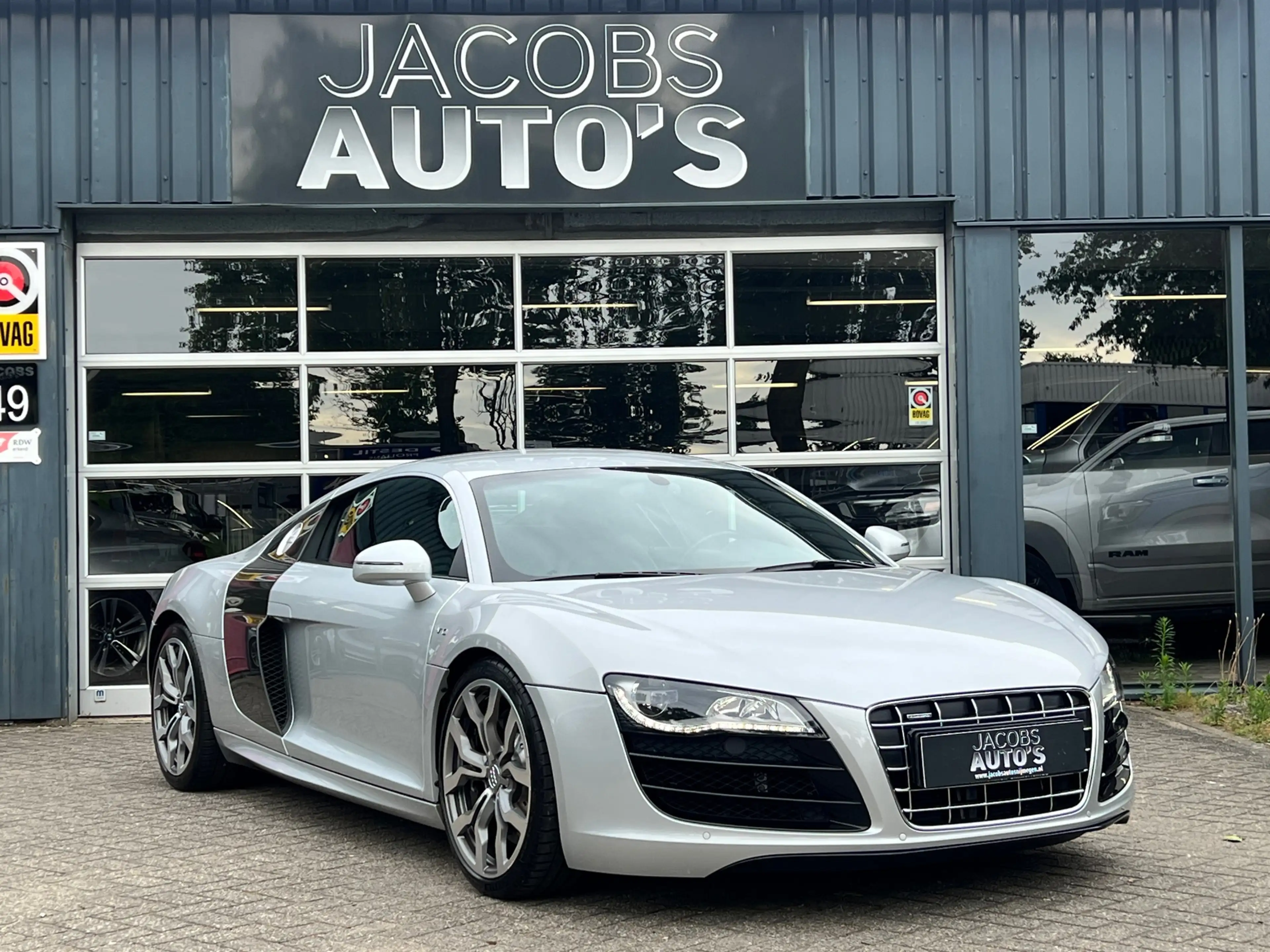 Audi R8 5.2 FSI quattro — photo 3