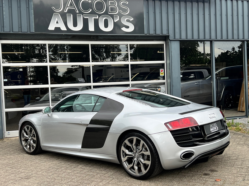 Audi R8 5.2 FSI quattro — photo 8