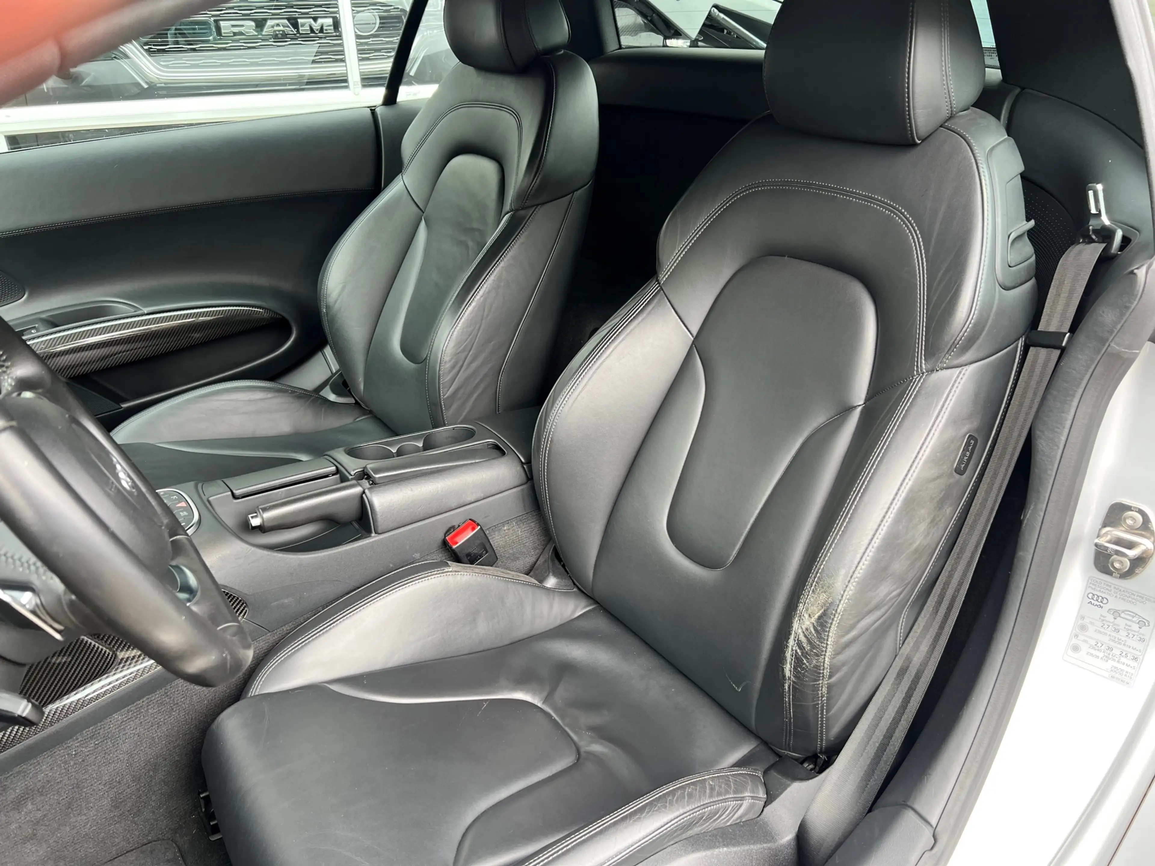 Audi R8 5.2 FSI quattro — photo 10