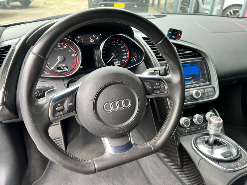 Audi R8 5.2 FSI quattro — photo 11