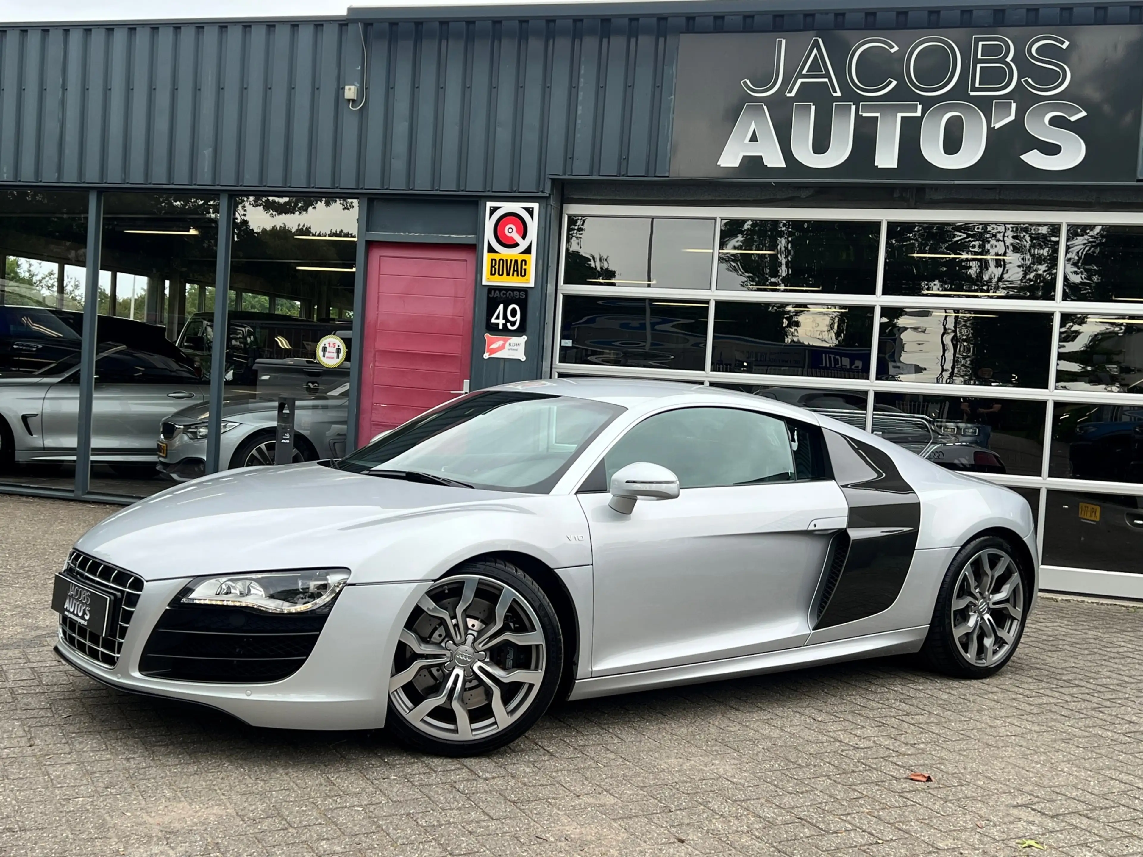 Audi R8 5.2 FSI quattro — photo 2