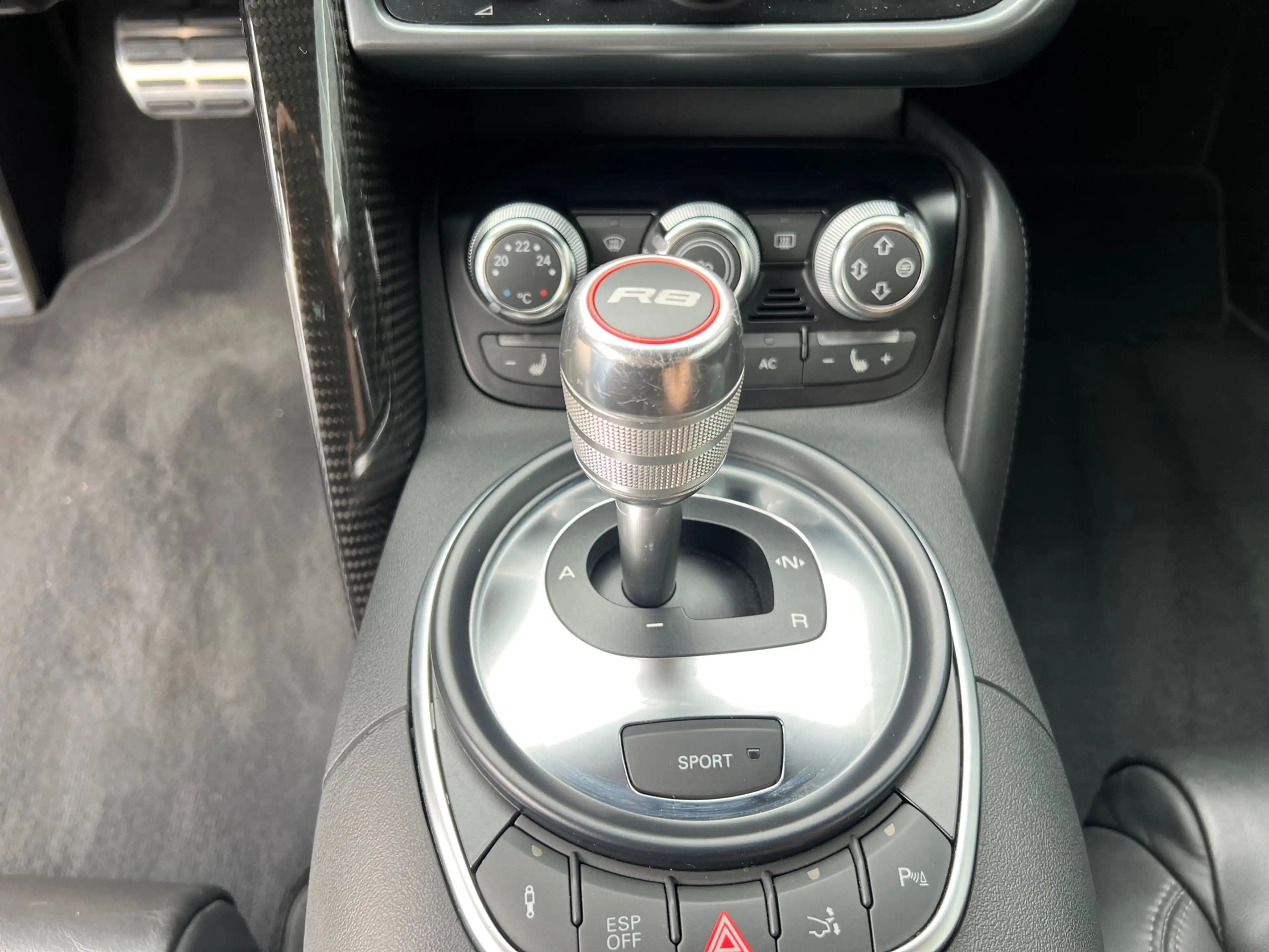 Audi R8 5.2 FSI quattro — photo 13