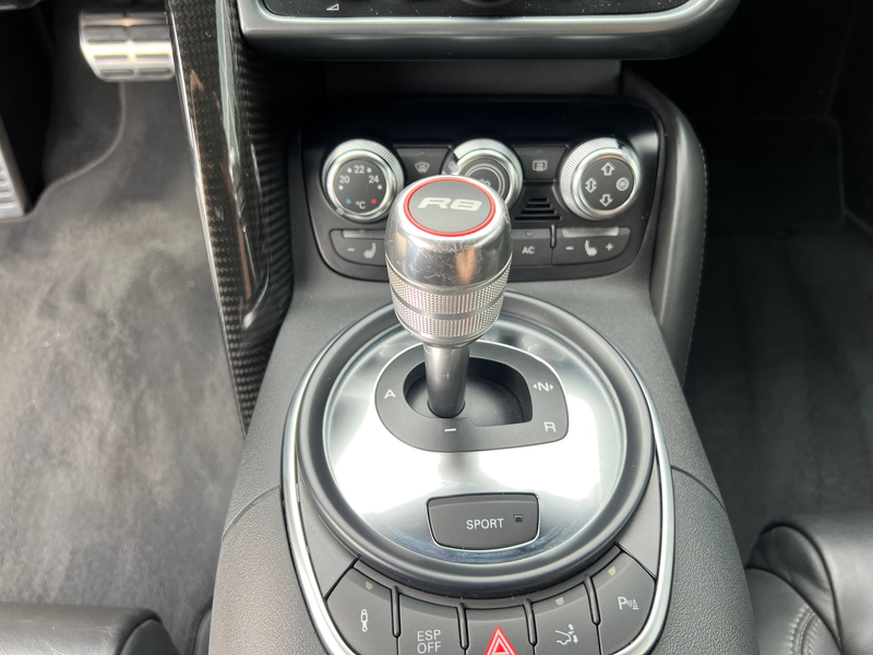 Audi R8 5.2 FSI quattro — photo 13