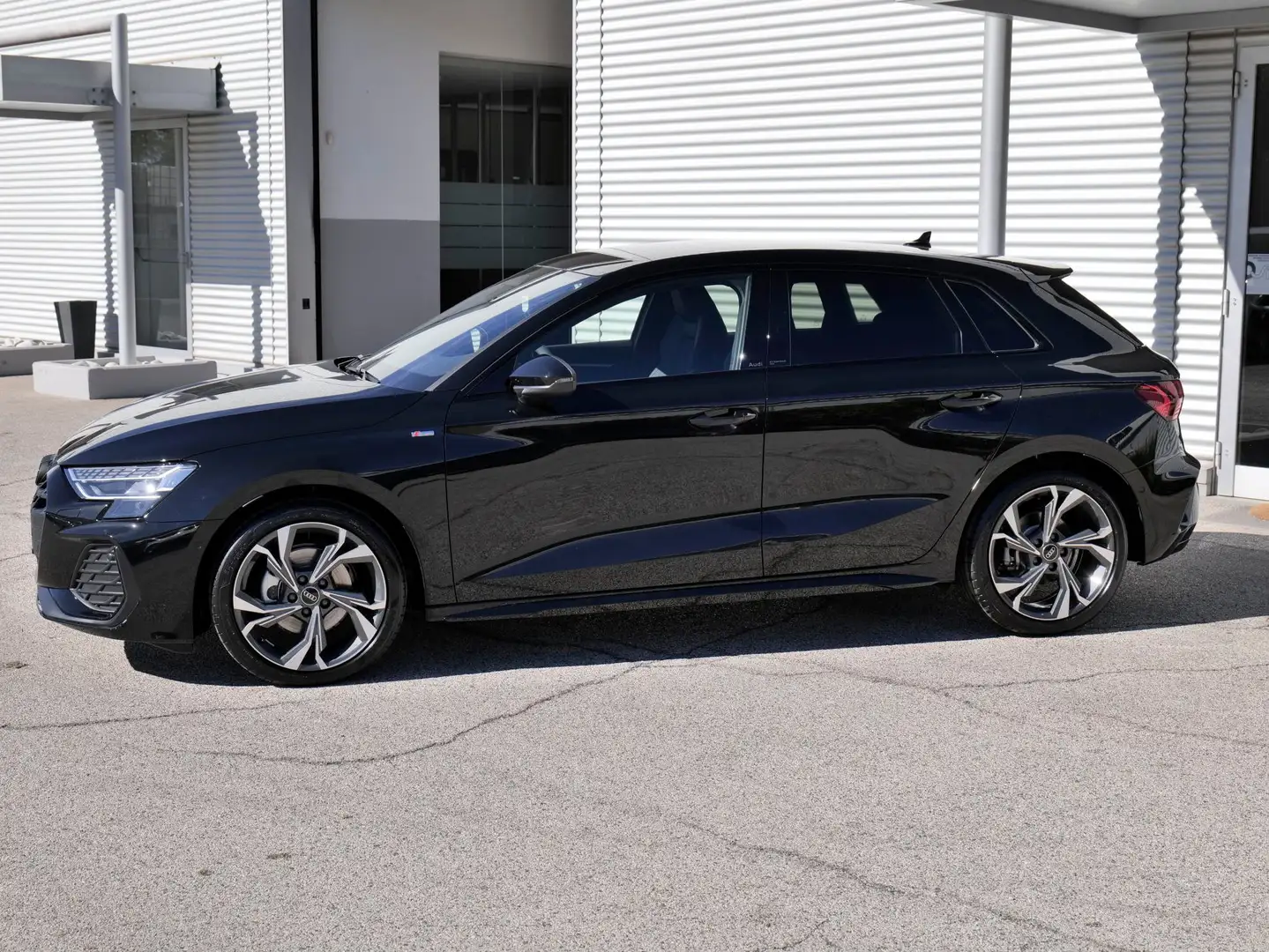 Audi A3 Sportback 1.5 Tfsi 150cv S-tronic S-line edition Noir - 2