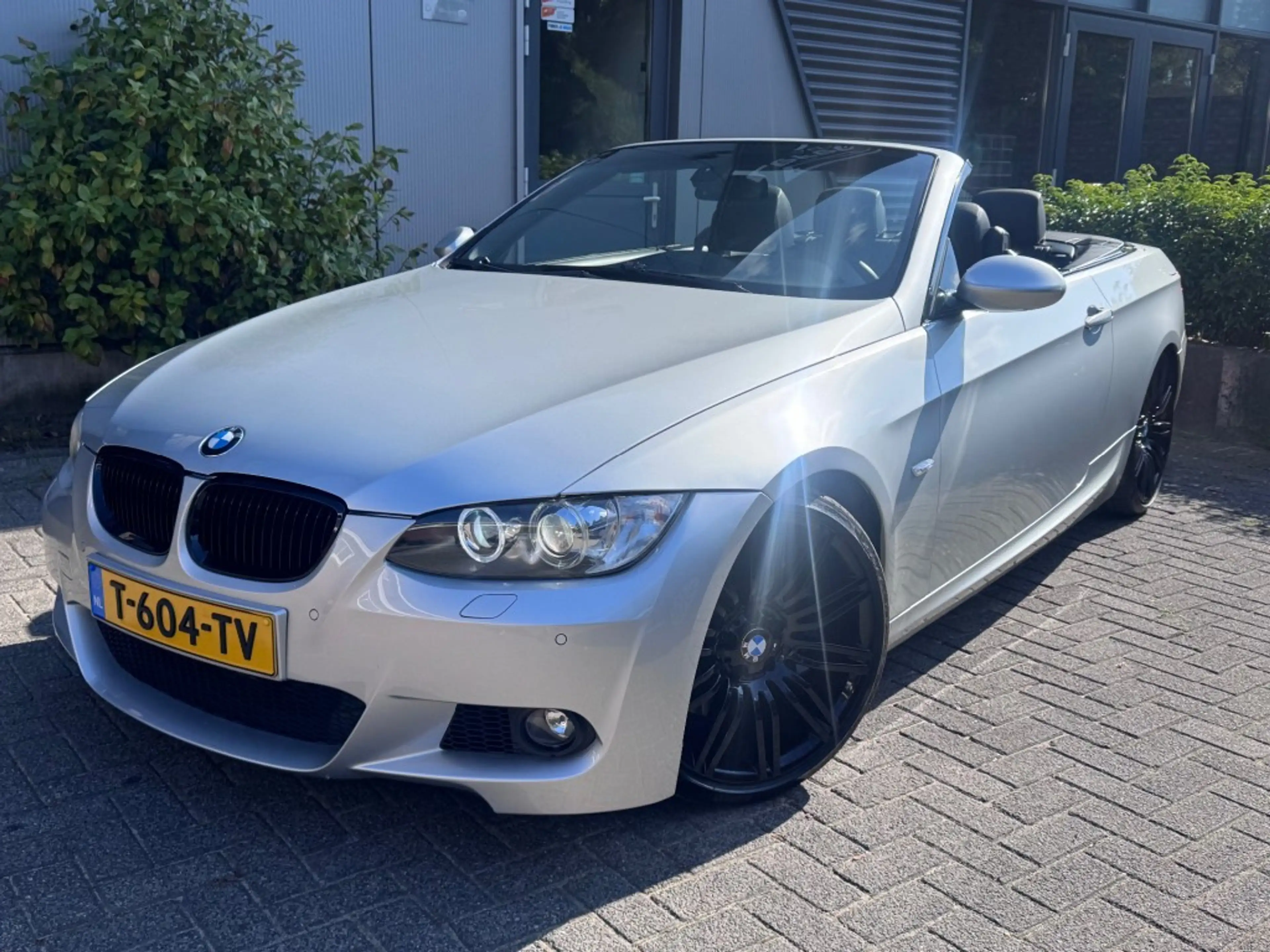 BMW 335 335 I CABRIO / MPACK / LEDER / LED / 19 INCH
