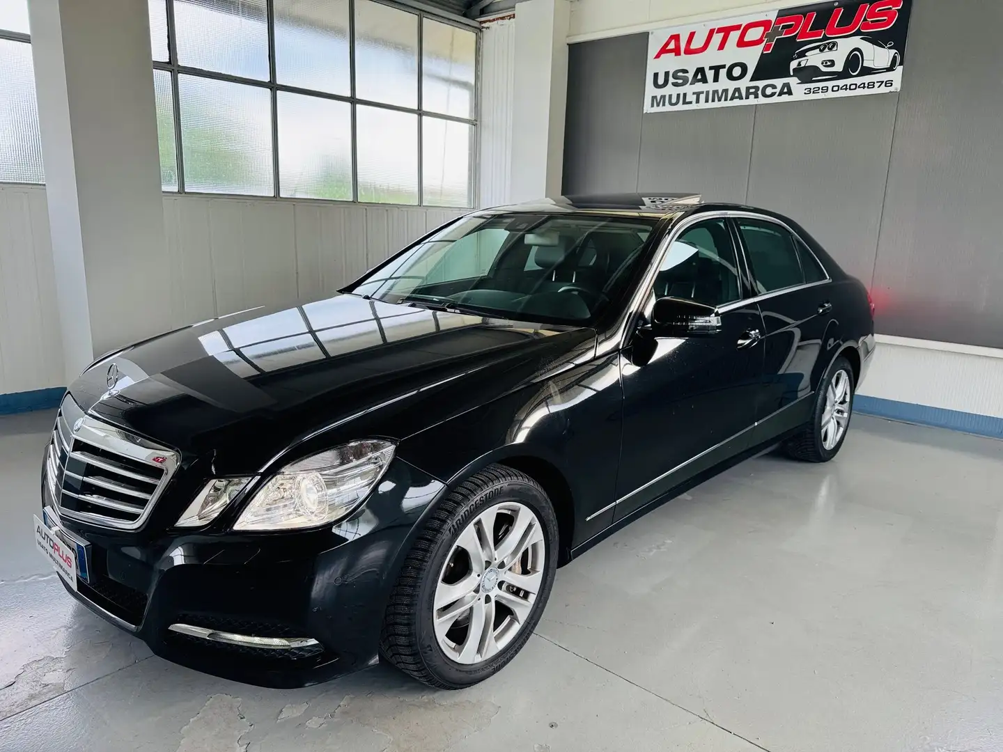 Mercedes-Benz E 500 5.5 V8 Avantgarde auto (Service Book Mb) Negru - 1