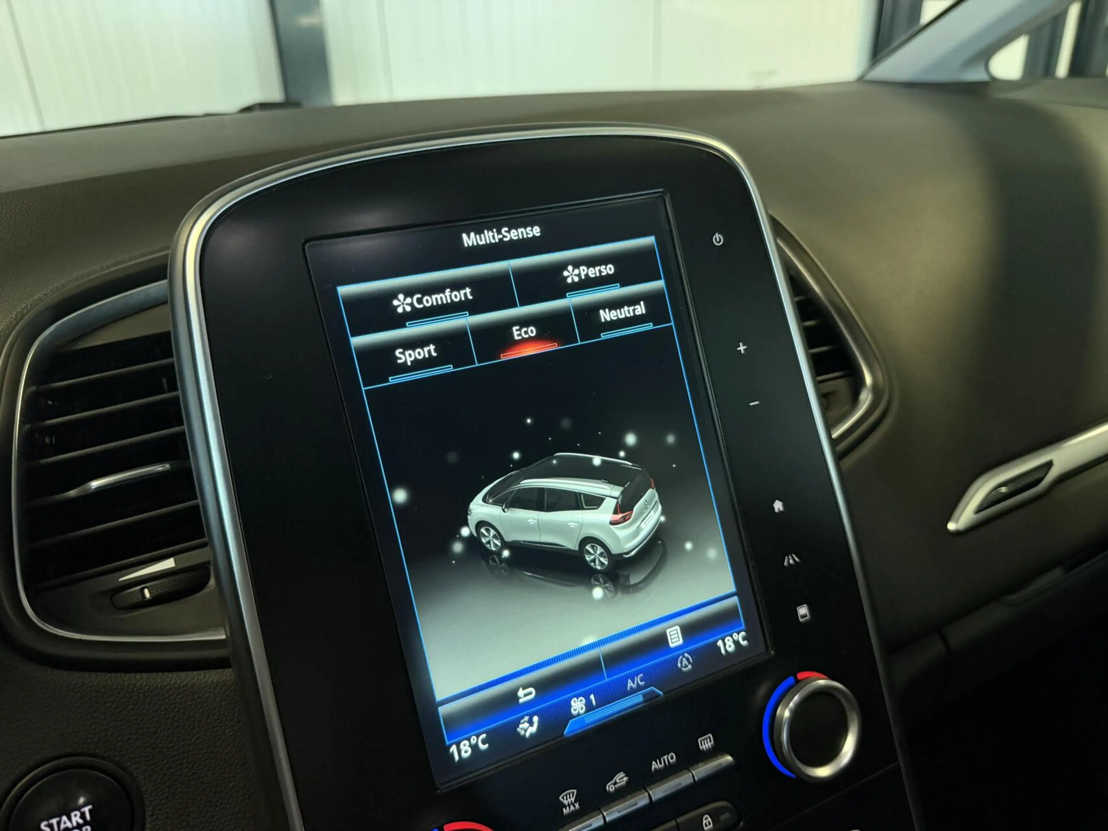 Renault Grand Scenic 1.2 TCe Intens 7 Persoons Cruise Navi — photo 45