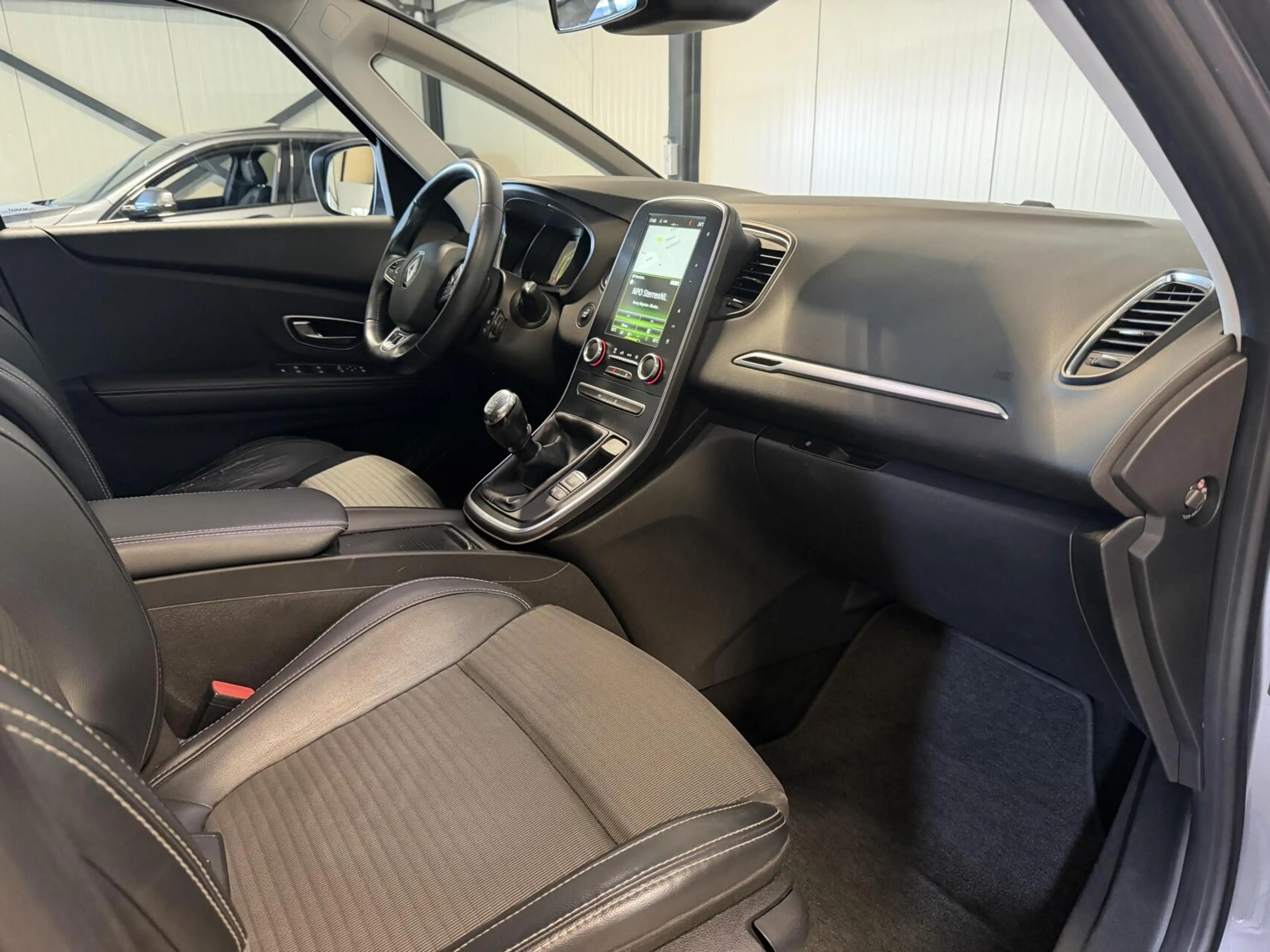 Renault Grand Scenic 1.2 TCe Intens 7 Persoons Cruise Navi — photo 26
