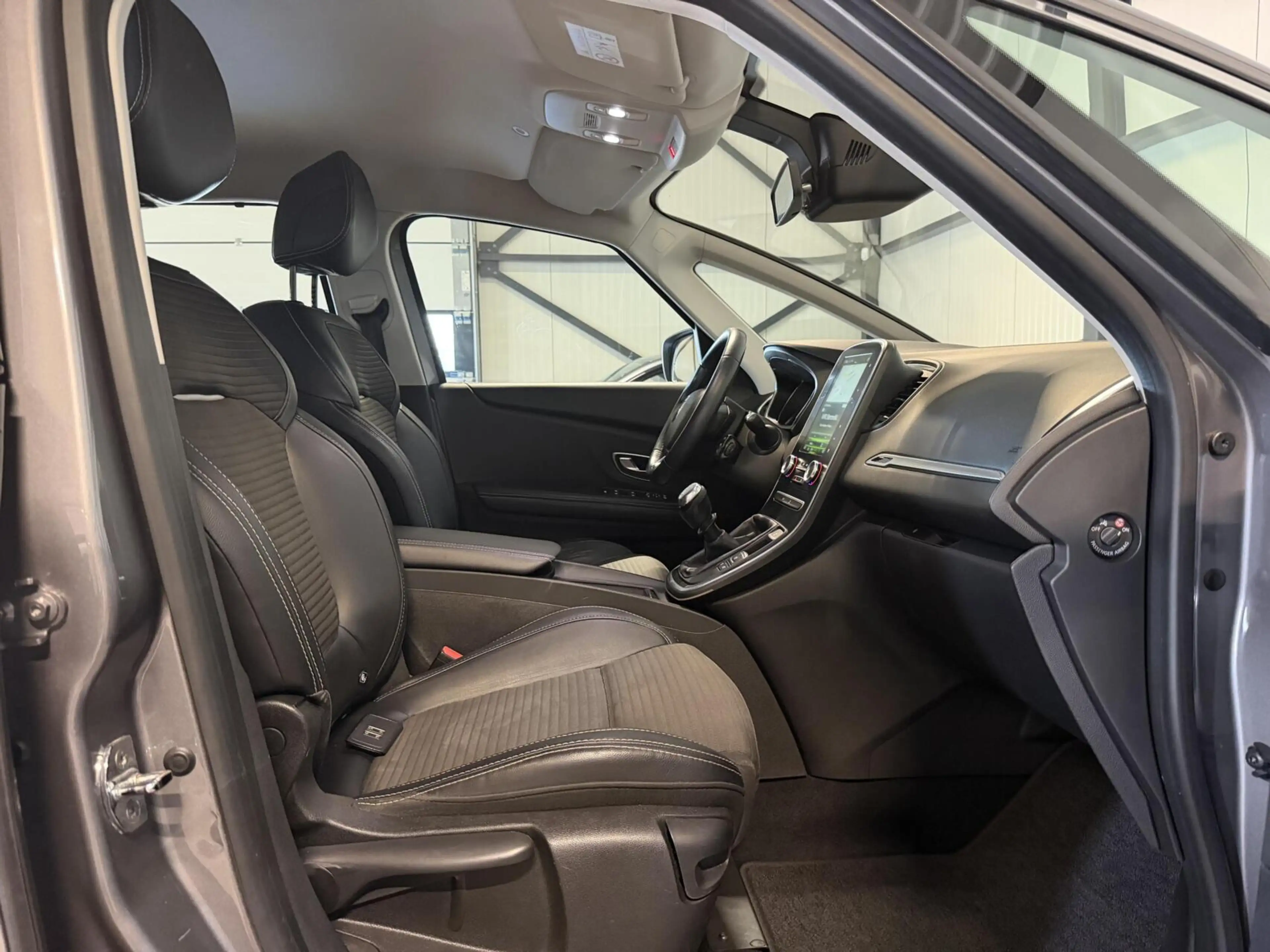 Renault Grand Scenic 1.2 TCe Intens 7 Persoons Cruise Navi — photo 27