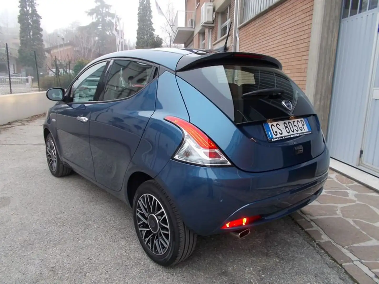 Lancia Ypsilon 1.0 FireFly 5 porte S&S Hybrid Platino 338.7575187 Blu/Azzurro - 2