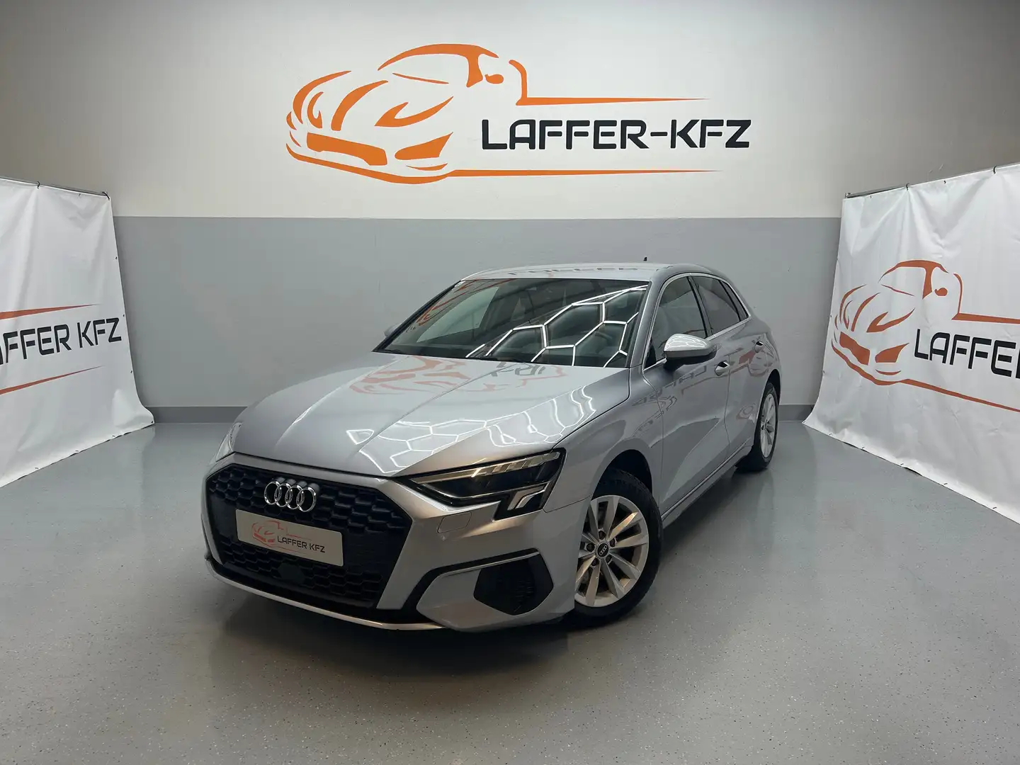 Audi A3 30 TFSI APP LED TEMP KLIMAAUTO Gris - 1