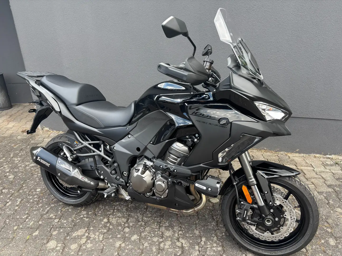 Kawasaki Versys 1000 Sondermodell SE Triple Black Negro - 2