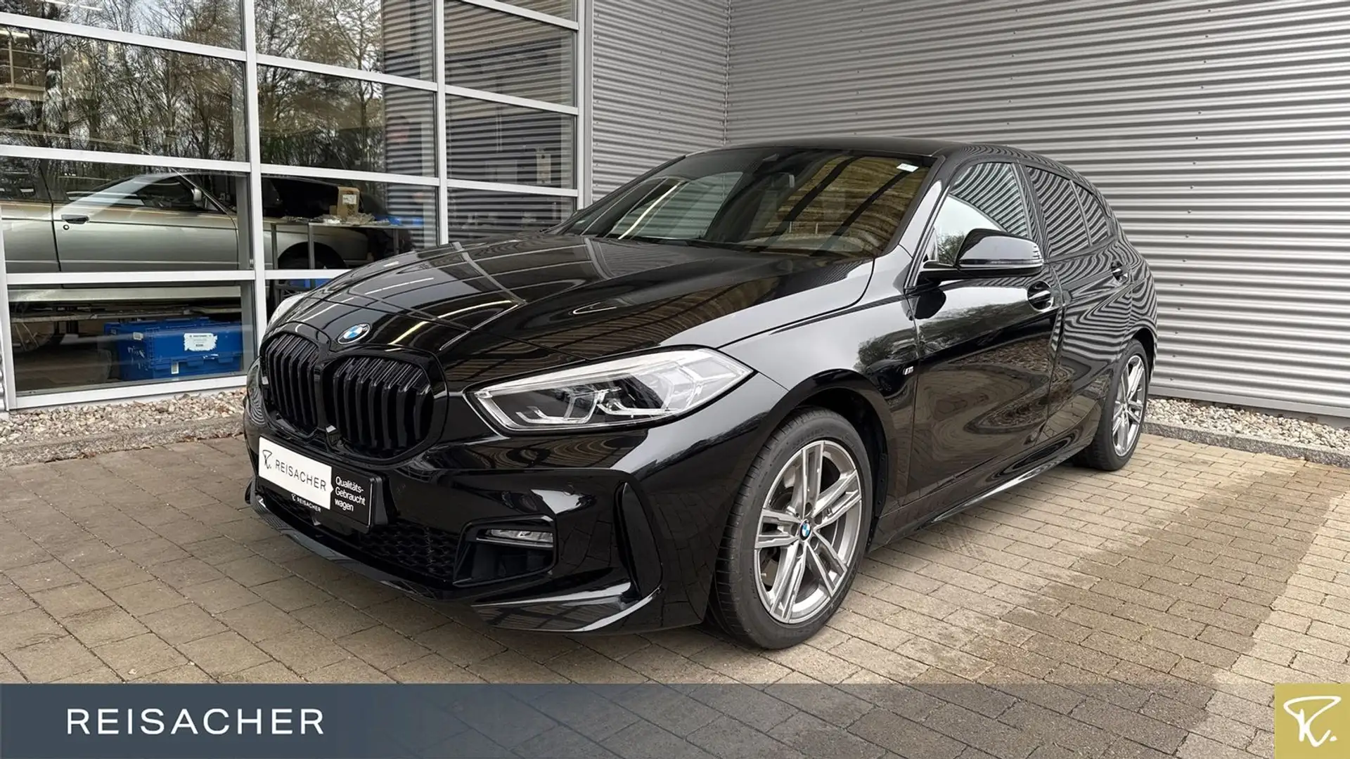 BMW 120 iA M-Sport Navi LED DAB 17"LM Zwart - 1