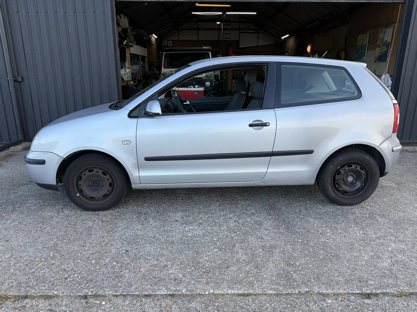 Volkswagen Polo 1.2-12V 3-deurs, airco, elek. pakket Grijs - 2