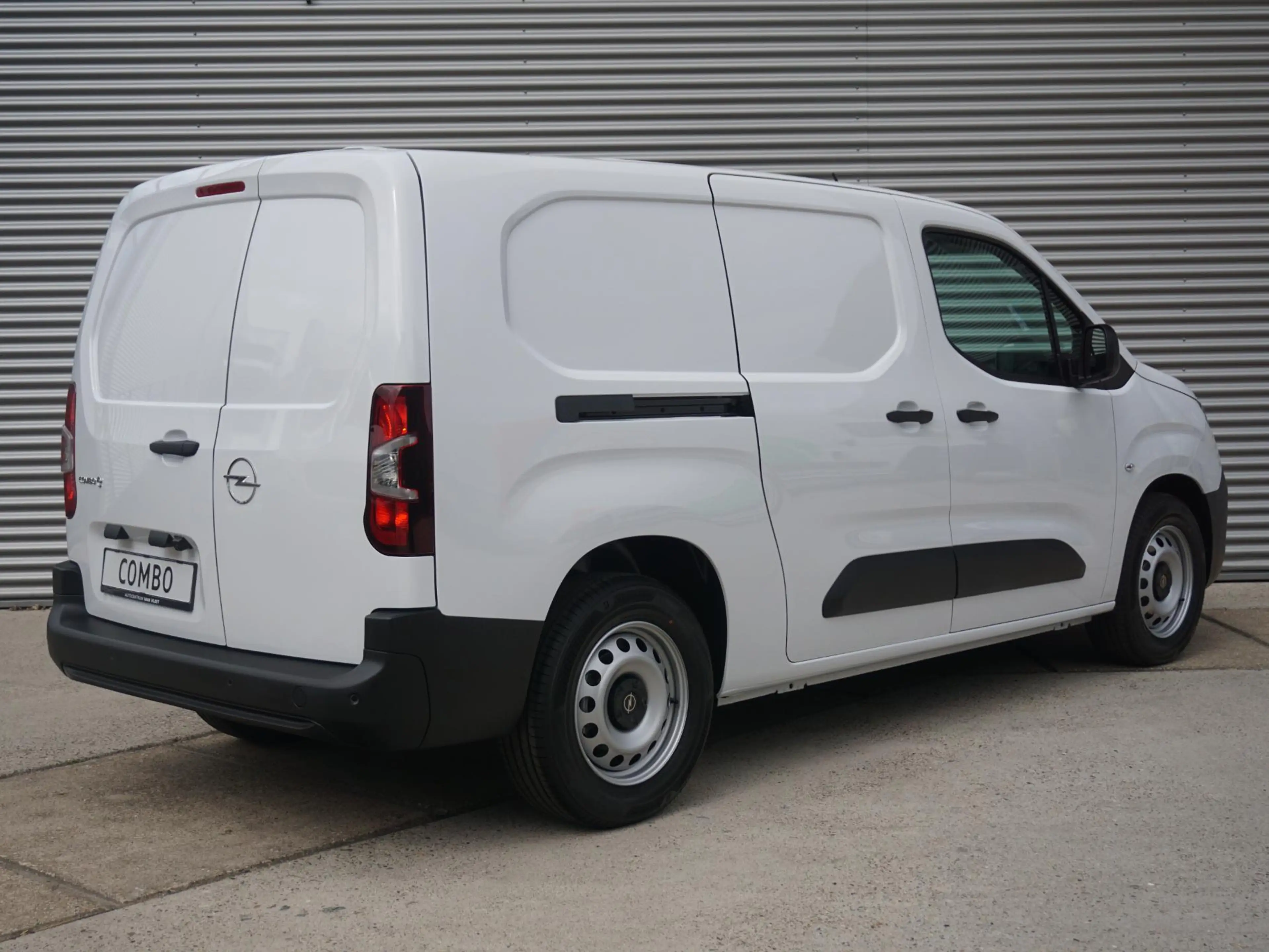 Opel Combo-e Electric L2 50kWh | camera | Apple Carplay/Android — photo 6