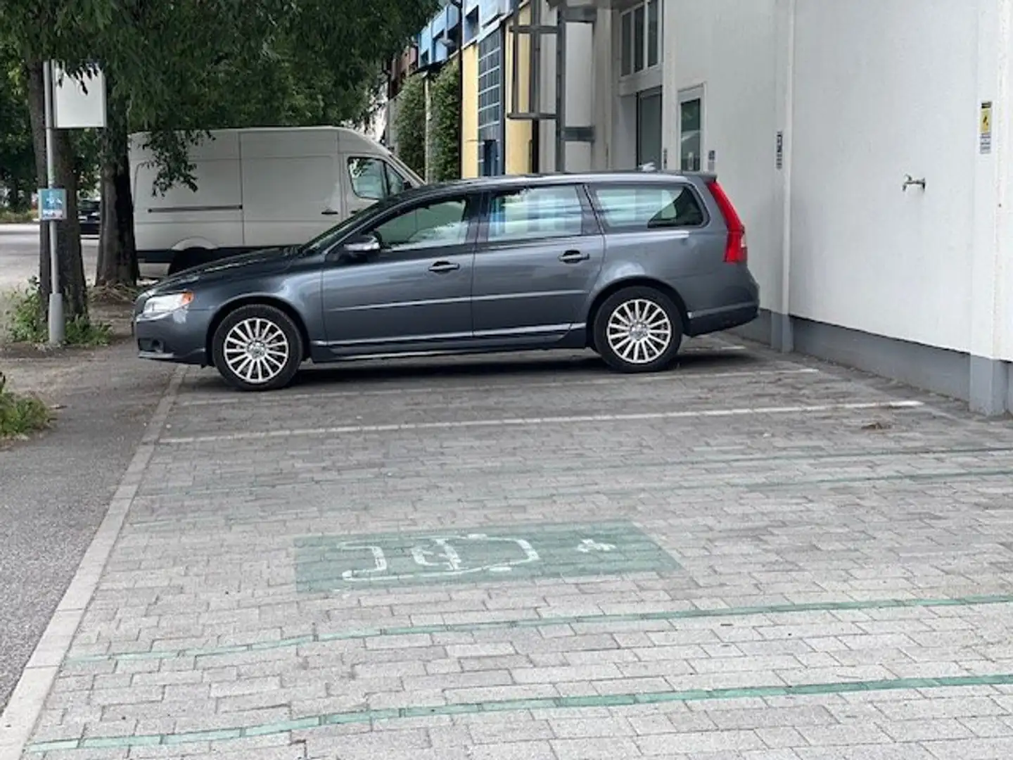 Volvo V70 2.4 Momentum cambio automatico Grigio - 1