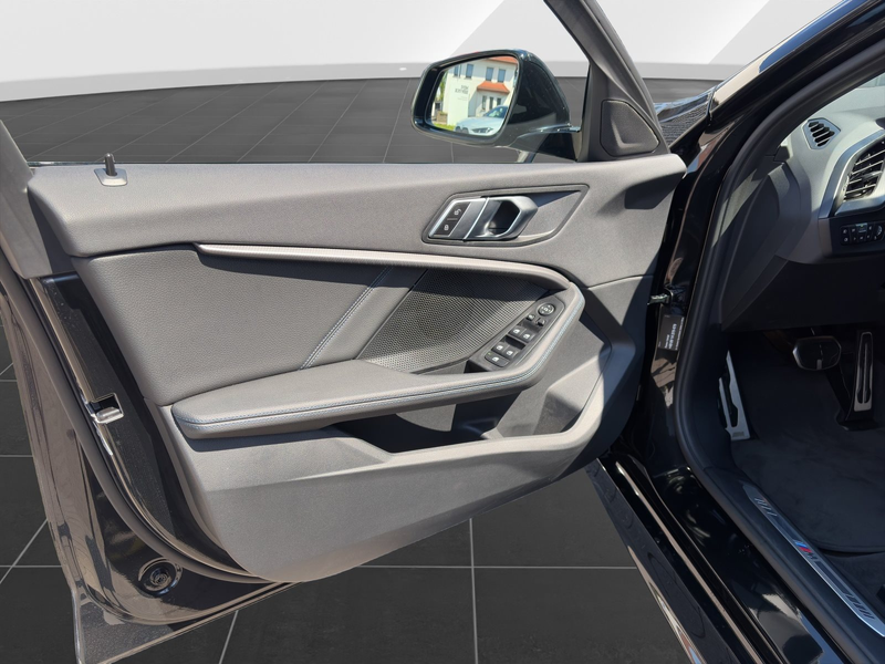 BMW 118 i | M Sport| AppleCarPlay| Adpt LED| Kamera| LiCoP — photo 10