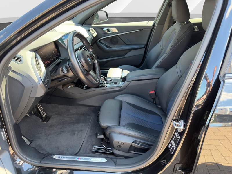 BMW 118 i | M Sport| AppleCarPlay| Adpt LED| Kamera| LiCoP — photo 11
