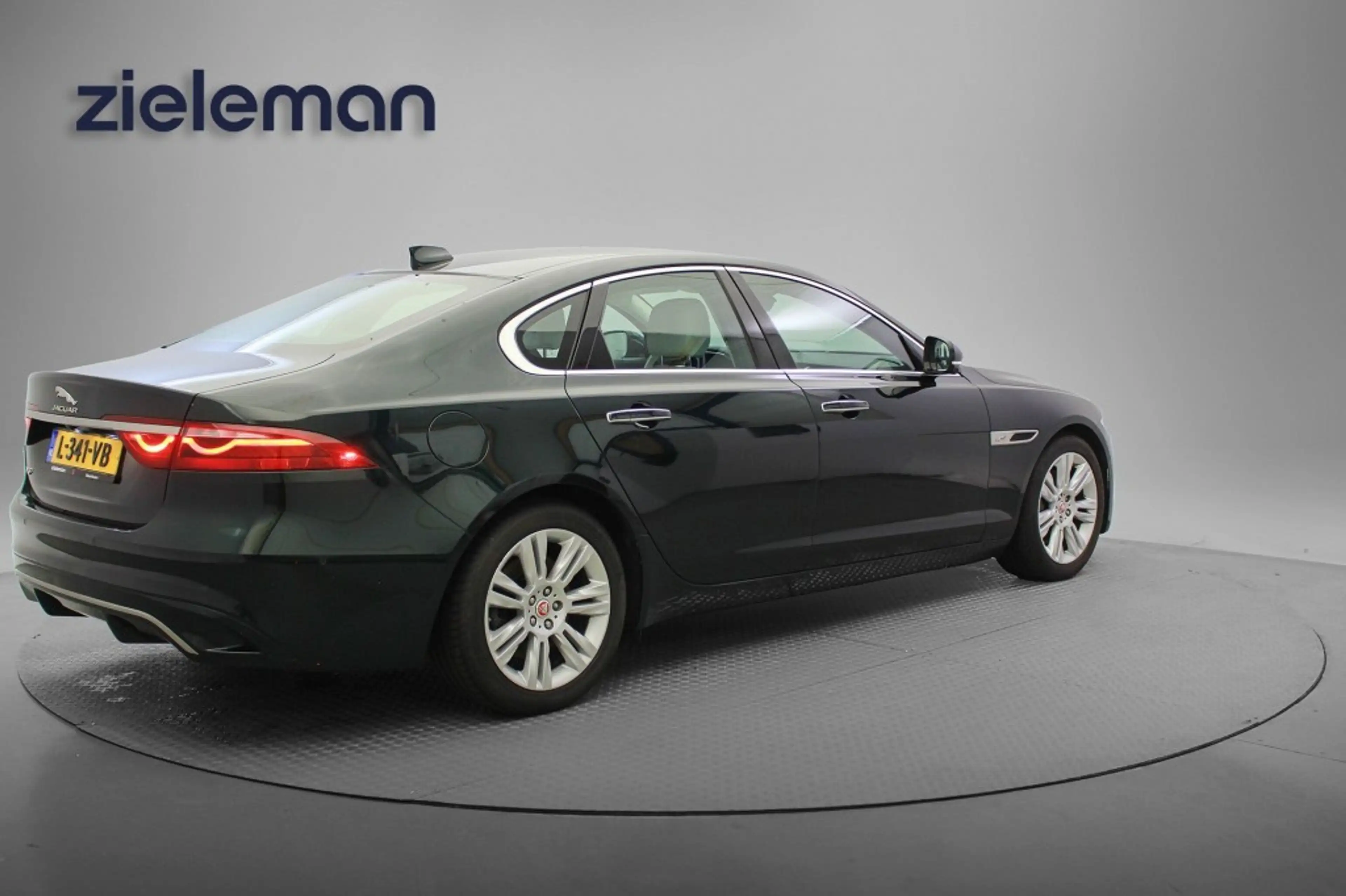 Jaguar XF Sedan 2.0 D200 R-Dynamic S Automaat - Digitaal Coc — photo 20