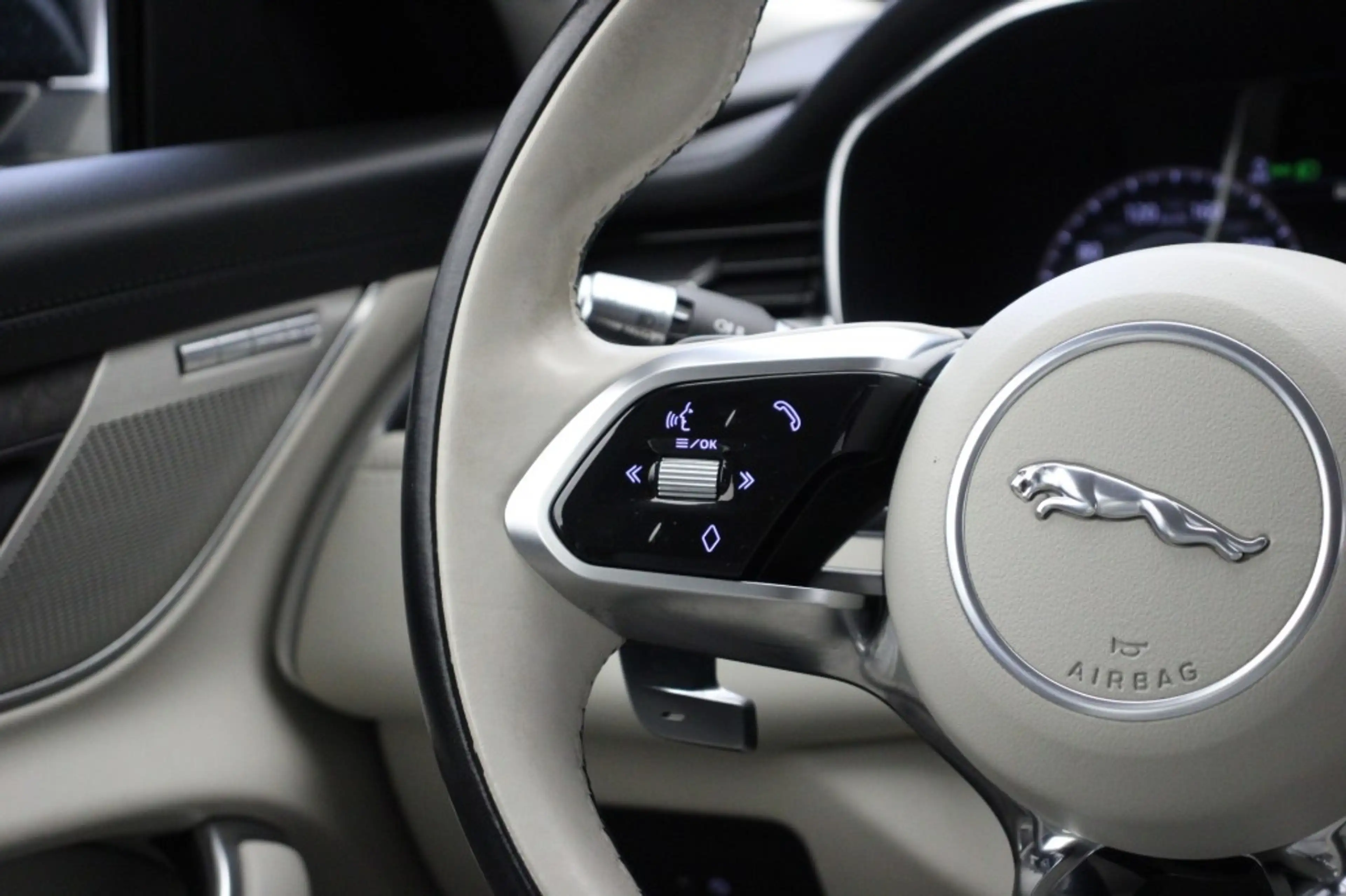 Jaguar XF Sedan 2.0 D200 R-Dynamic S Automaat - Digitaal Coc — photo 25