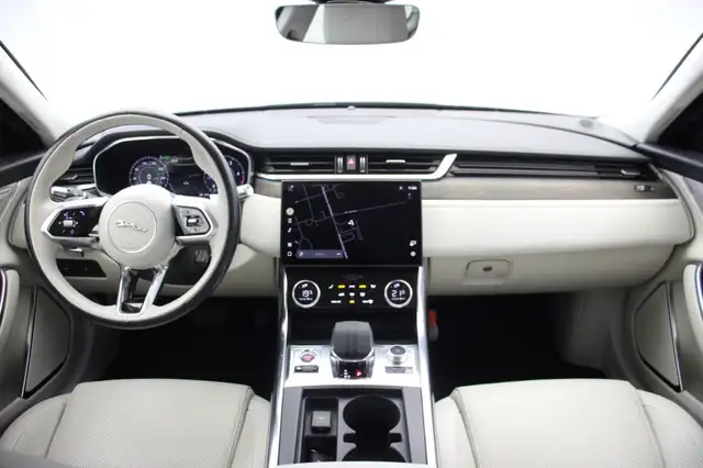 Jaguar XF view 2