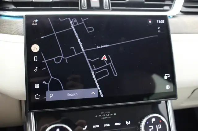 Jaguar XF view 30