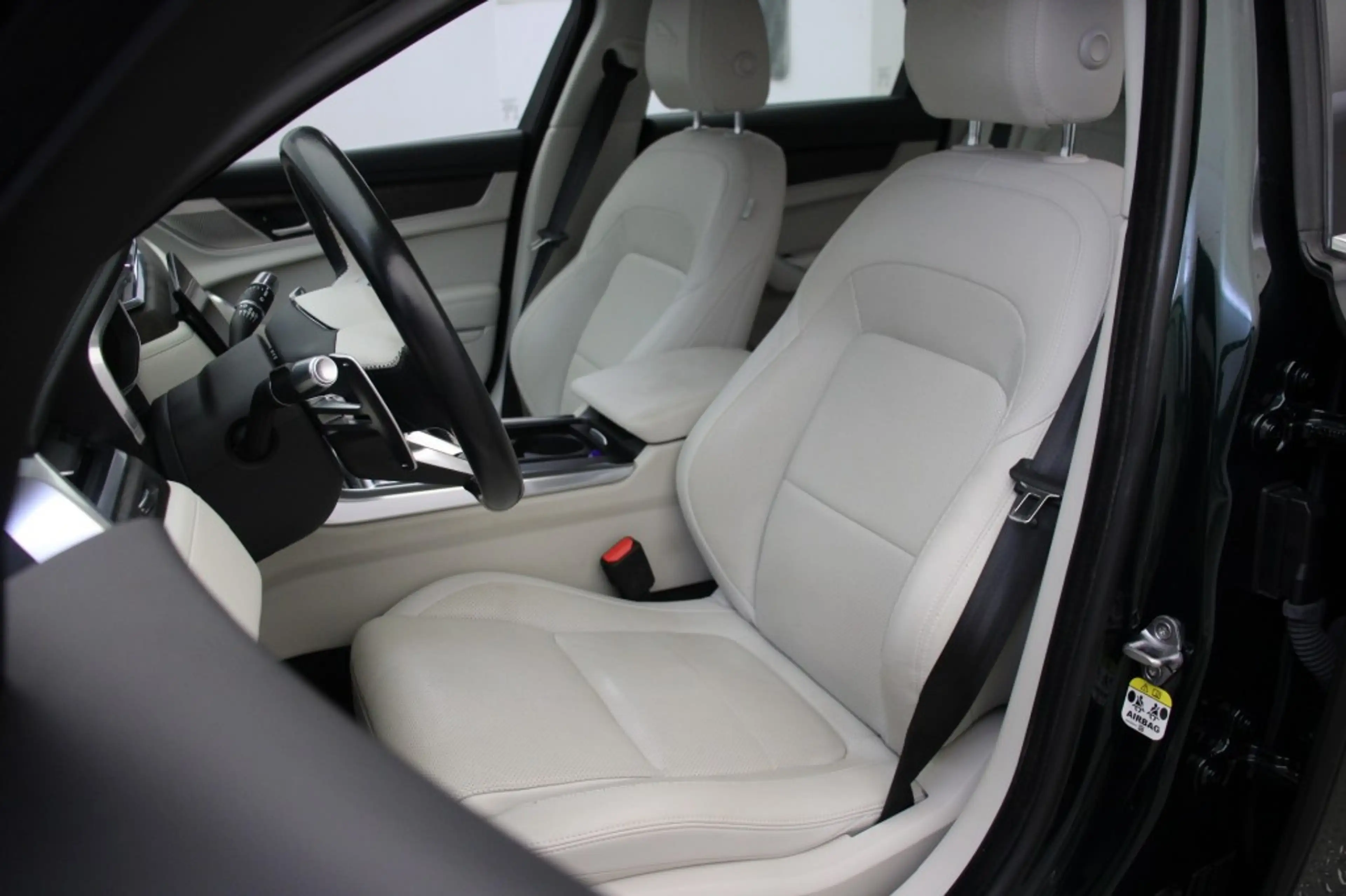 Jaguar XF Sedan 2.0 D200 R-Dynamic S Automaat - Digitaal Coc — photo 10