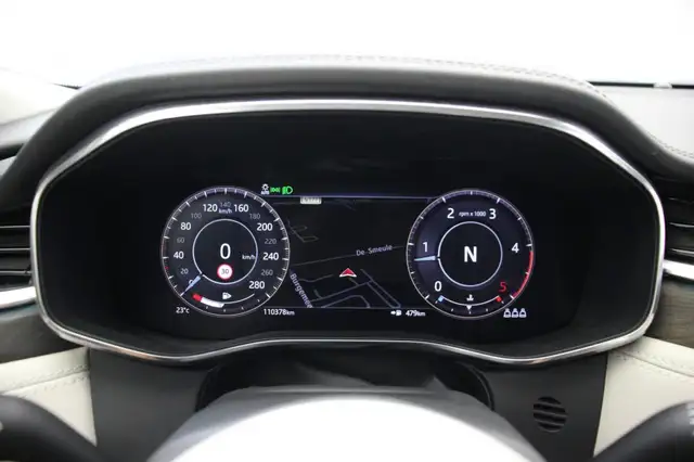 Jaguar XF view 5