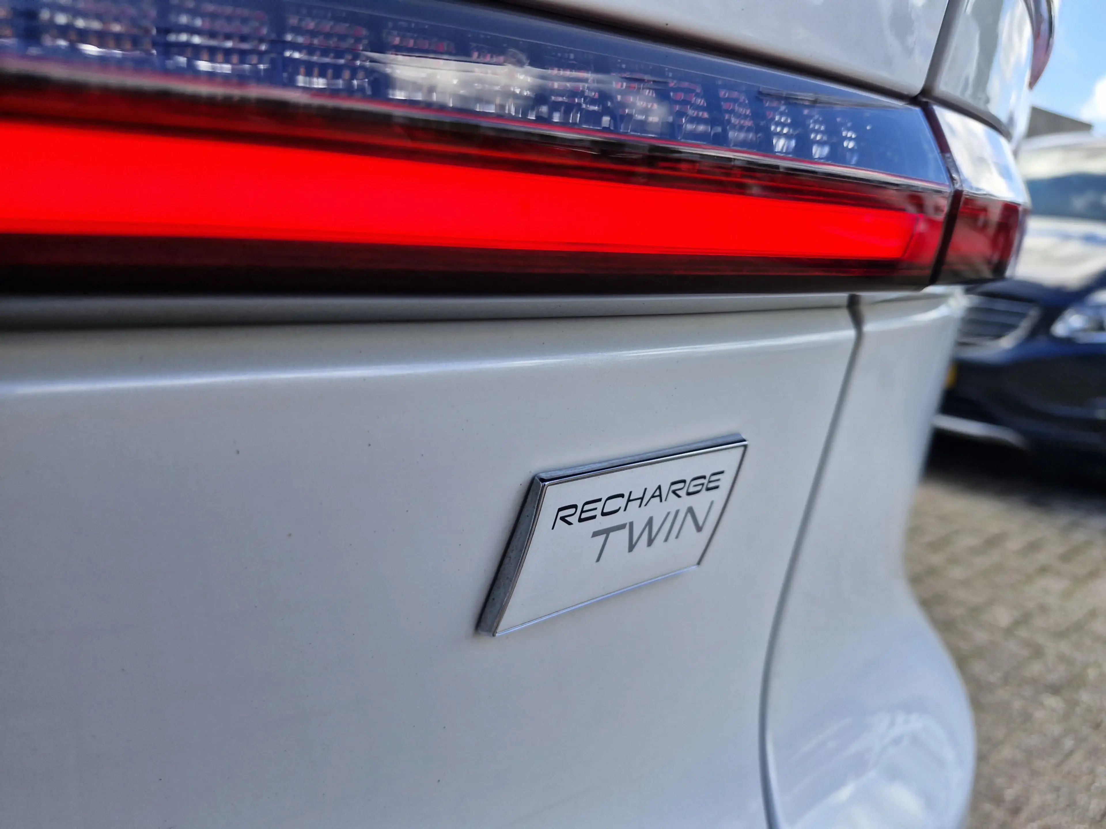 Volvo C40 Recharge Twin Intro Edition 78 kWh | Crystal White — photo 18