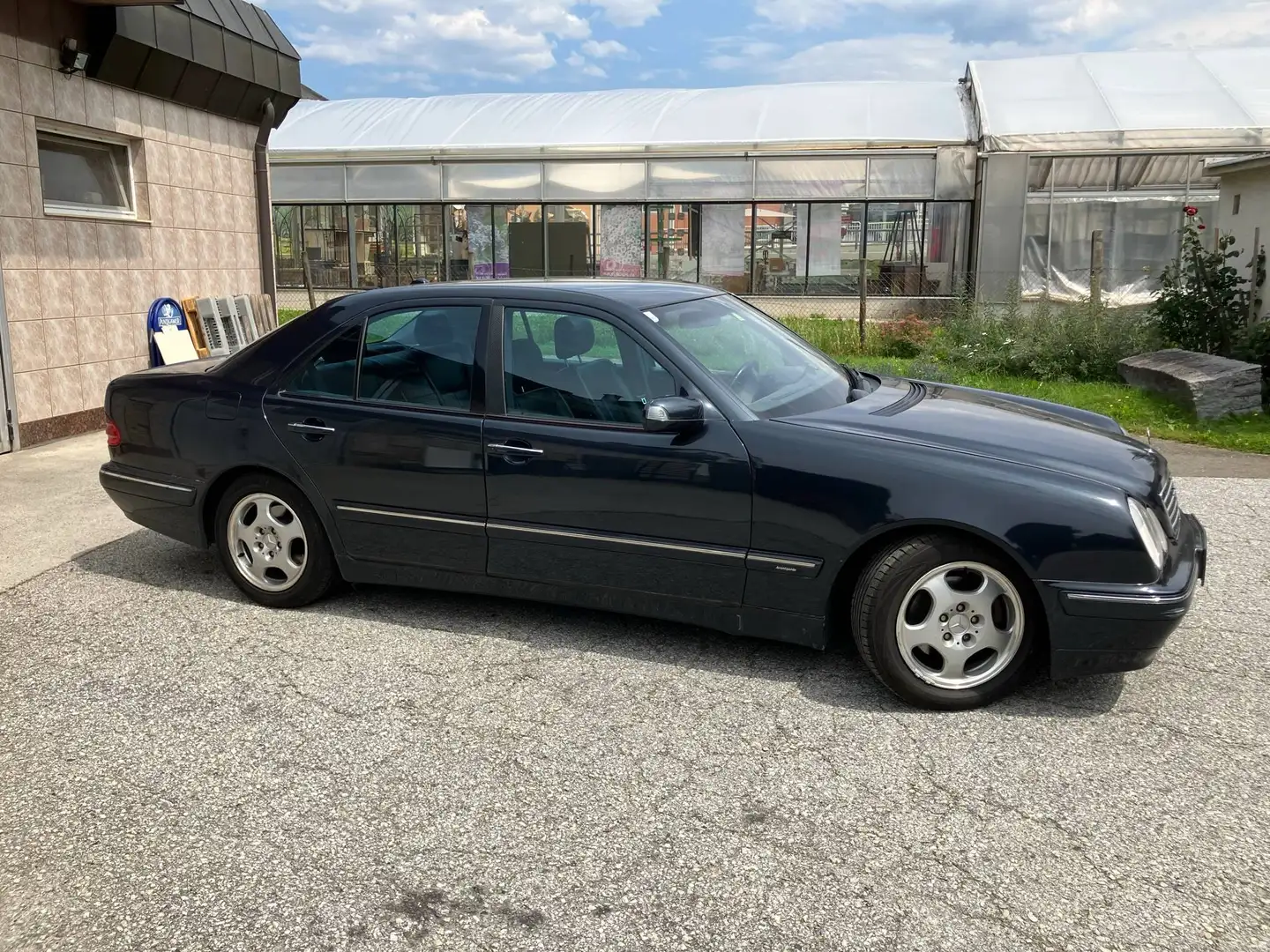 Mercedes-Benz E 320 E 320 Avantgarde CDI Aut. Schwarz - 1